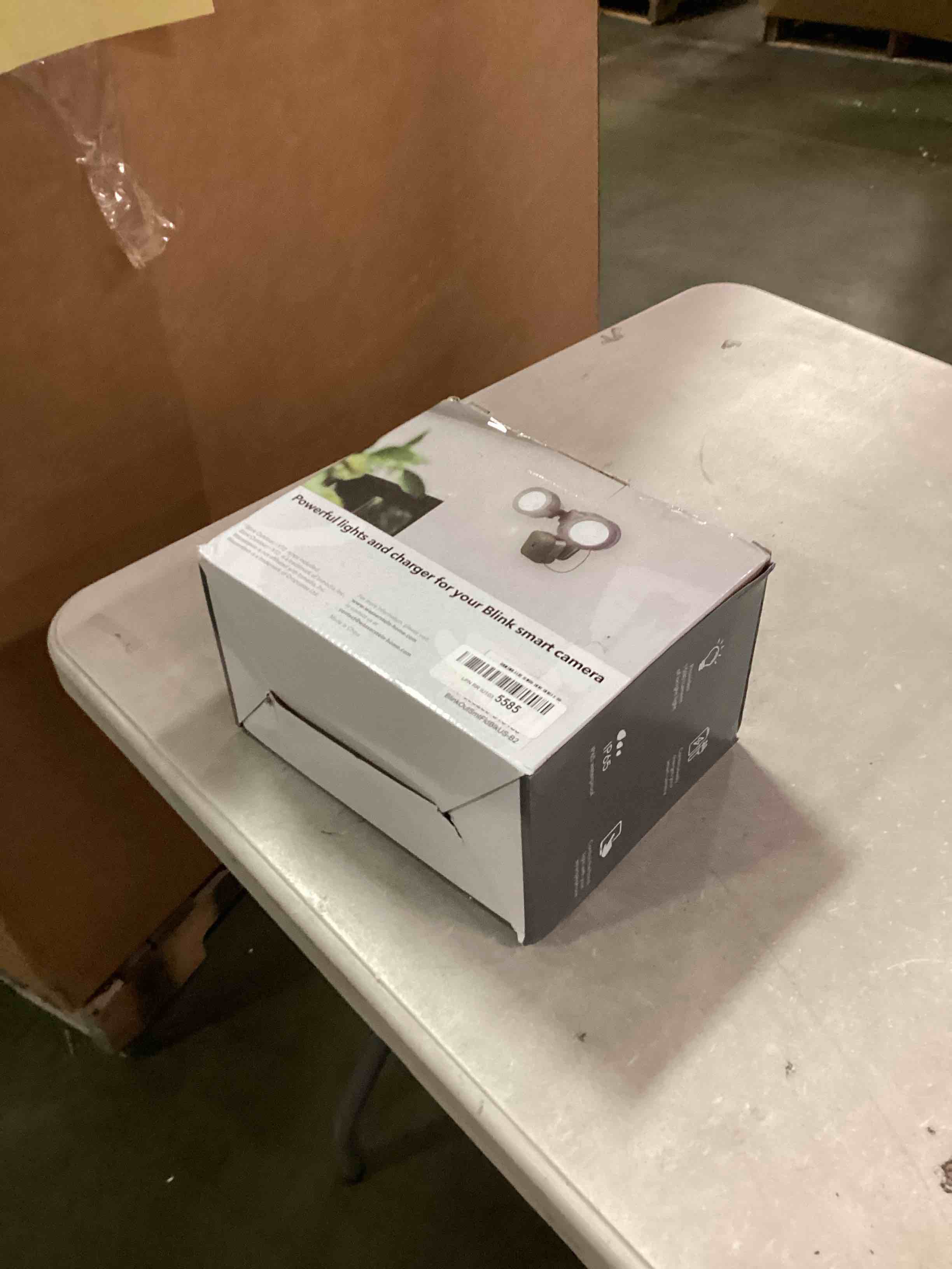 https://s3.amazonaws.com/lotting-images-prod/bidfta/BLU6709765_1720448739204.jpeg