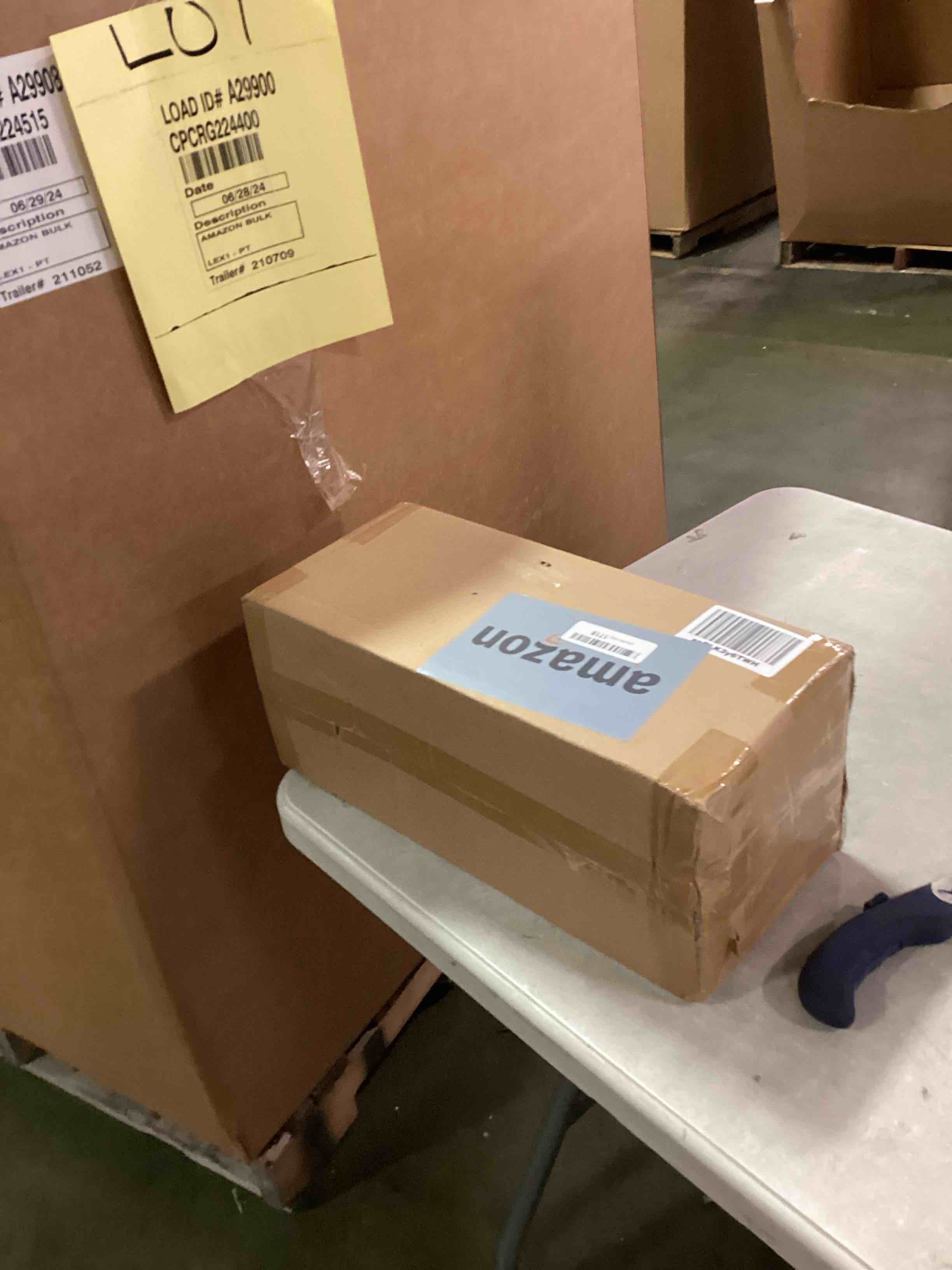 https://s3.amazonaws.com/lotting-images-prod/bidfta/BLU6709767_1720448944508.jpeg