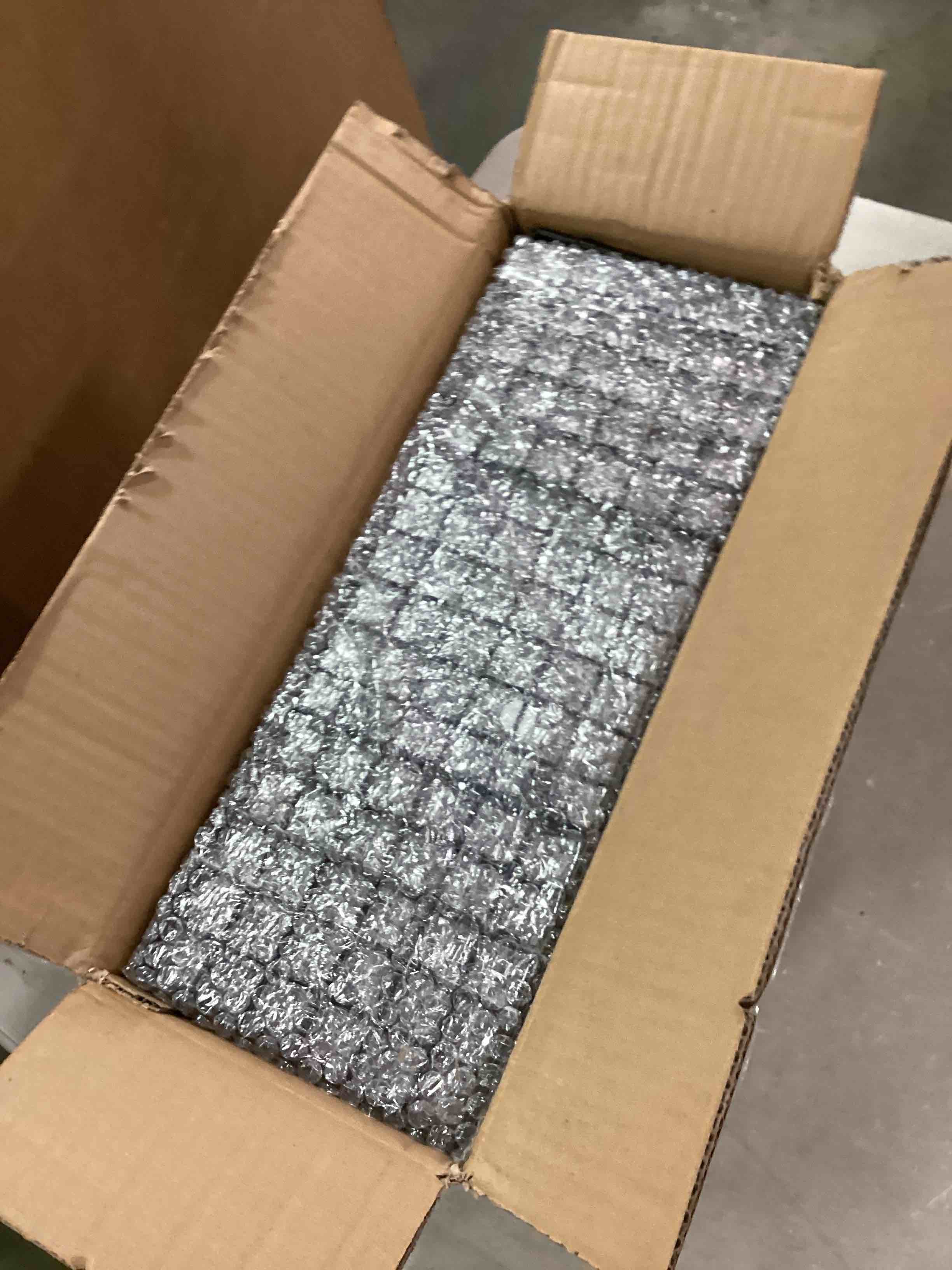 https://s3.amazonaws.com/lotting-images-prod/bidfta/BLU6709767_1720448987063.jpeg
