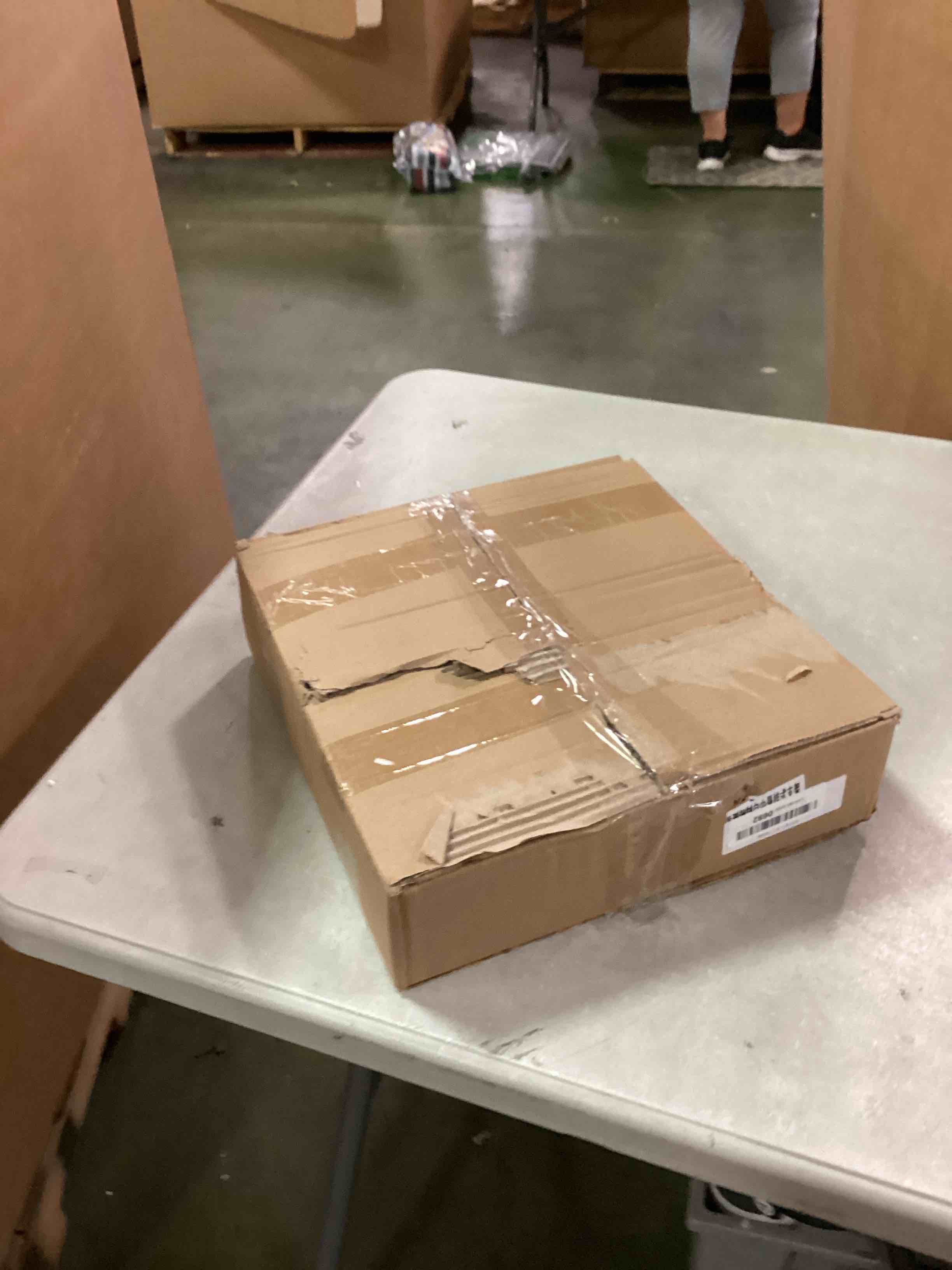 https://s3.amazonaws.com/lotting-images-prod/bidfta/BLU6709822_1720453544108.jpeg