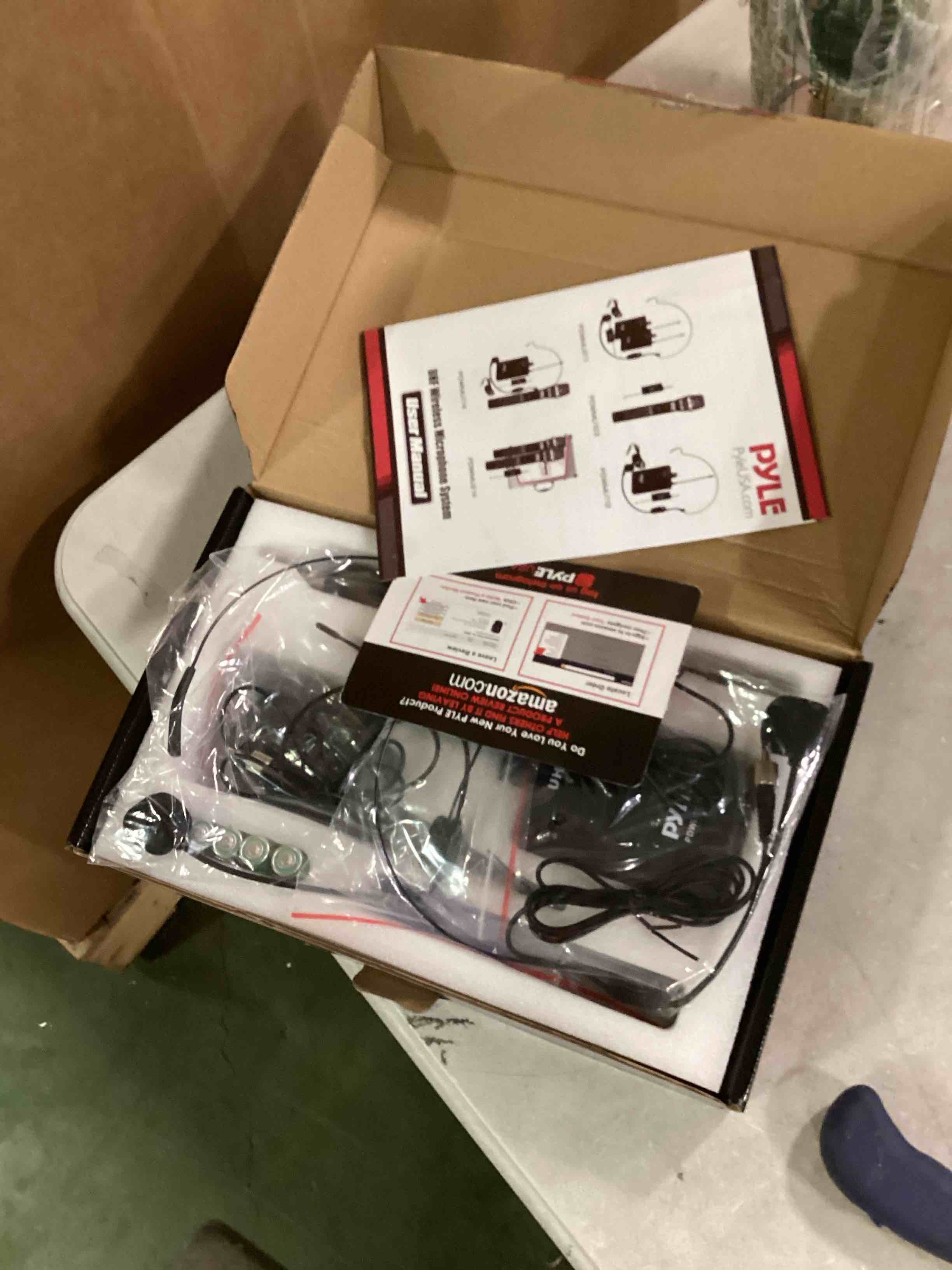 https://s3.amazonaws.com/lotting-images-prod/bidfta/BLU6709918_1720465232159.jpeg