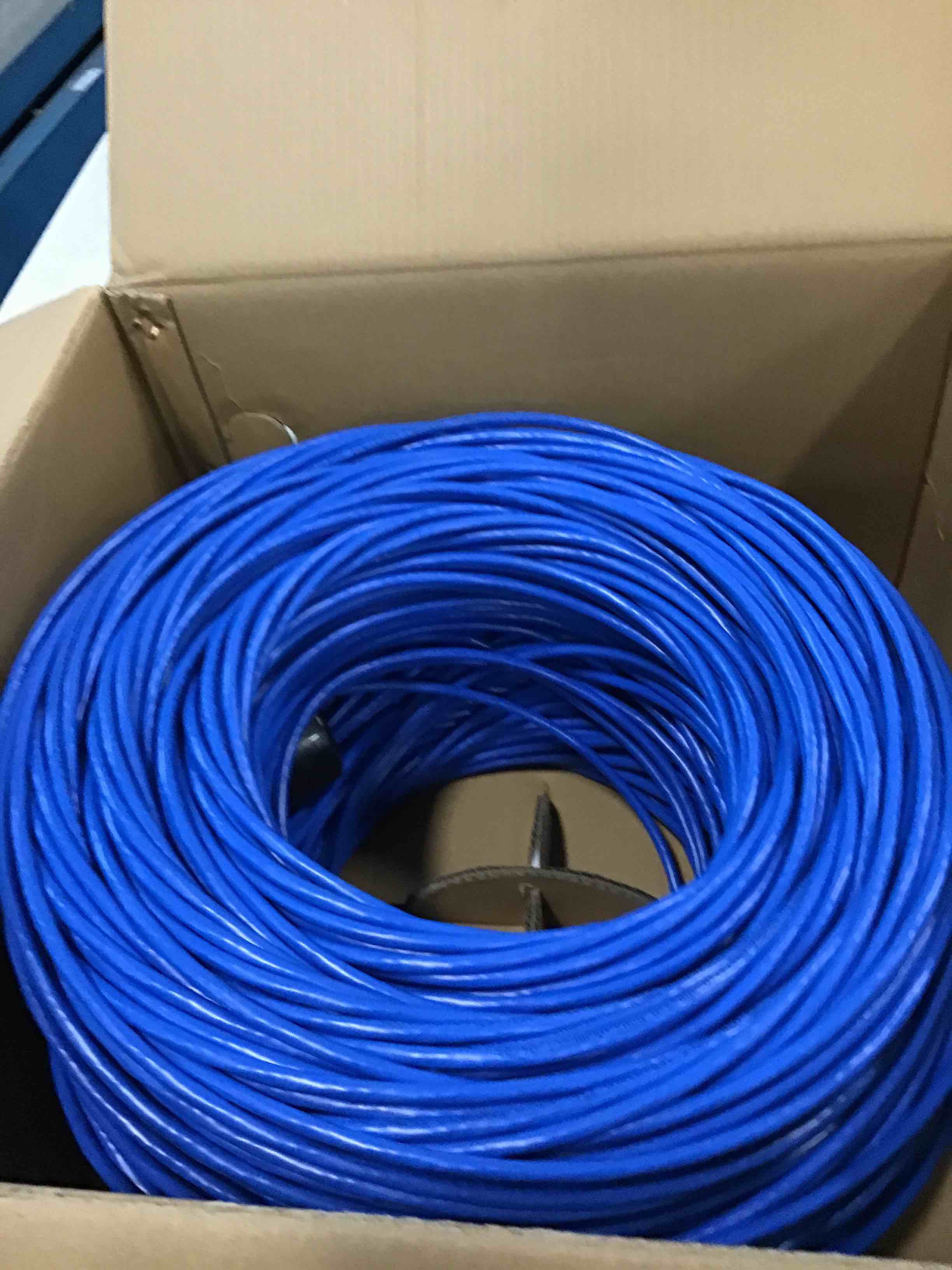 https://s3.amazonaws.com/lotting-images-prod/bidfta/BLU6710044_1719533039153.jpeg