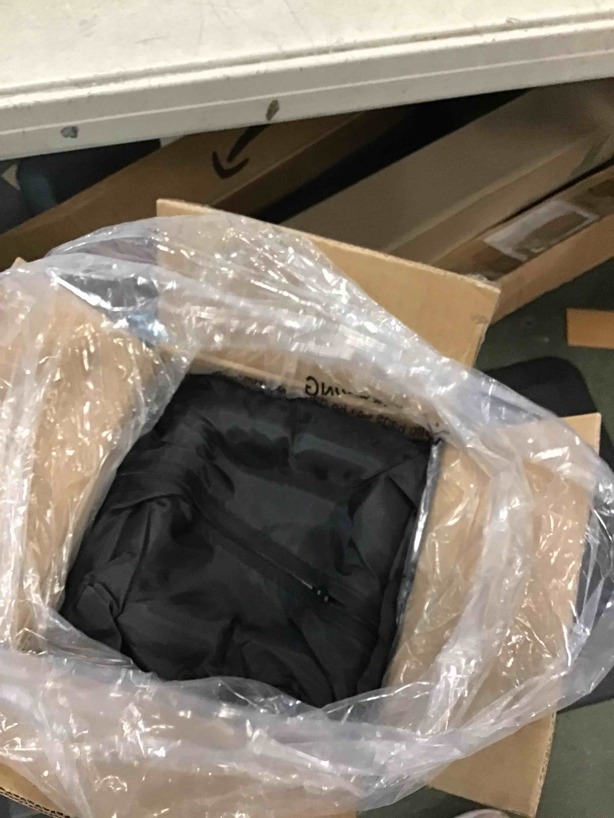 https://s3.amazonaws.com/lotting-images-prod/bidfta/BLU6710057_1719538658232.jpeg