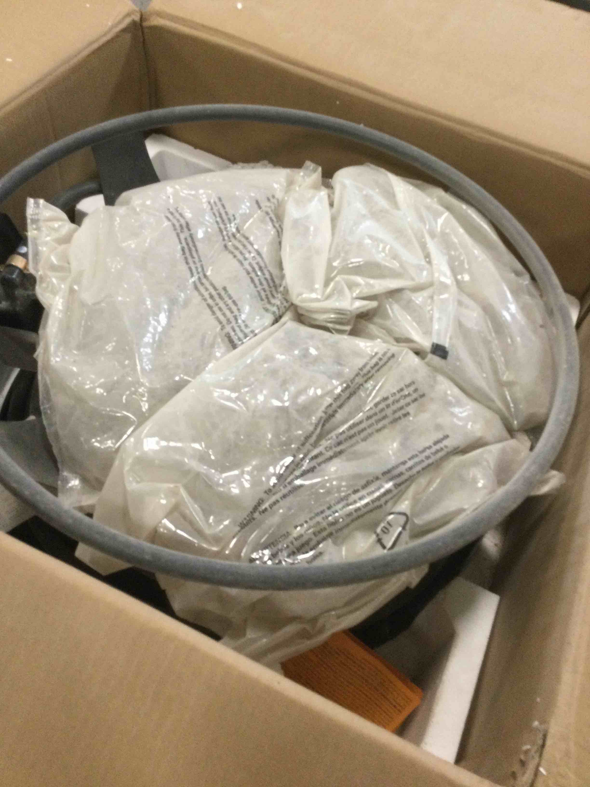 https://s3.amazonaws.com/lotting-images-prod/bidfta/BLU6710644_1719923584473.jpeg