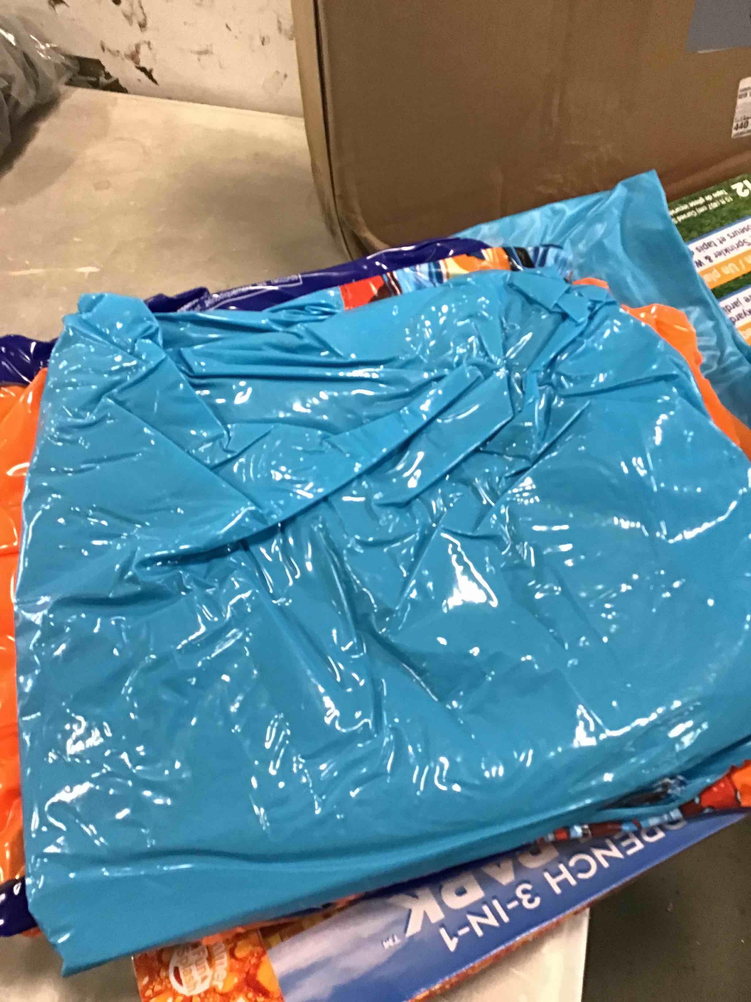https://s3.amazonaws.com/lotting-images-prod/bidfta/BLU6710807_1719944465863.jpeg