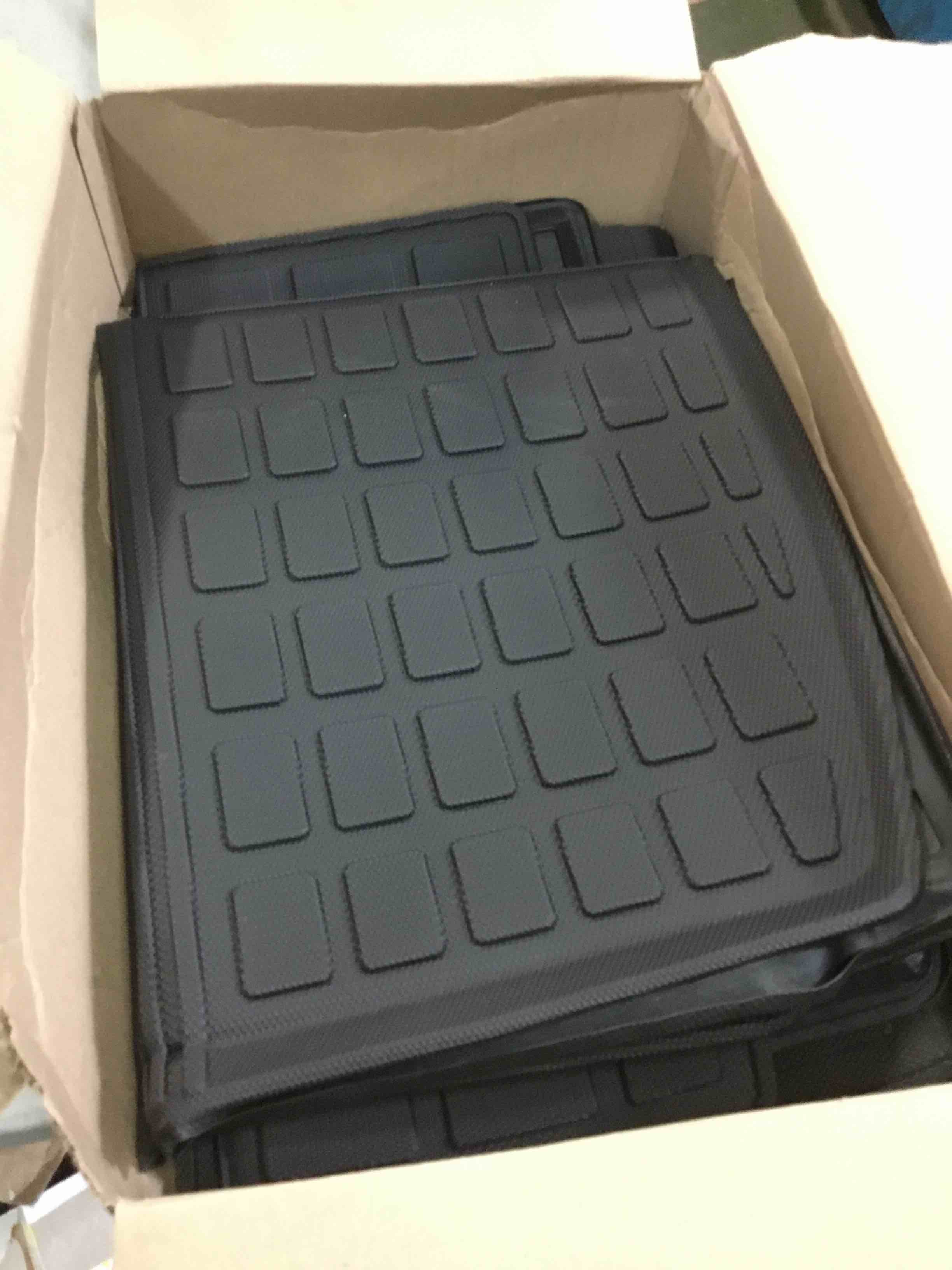 https://s3.amazonaws.com/lotting-images-prod/bidfta/BLU6711282_1720200708044.jpeg