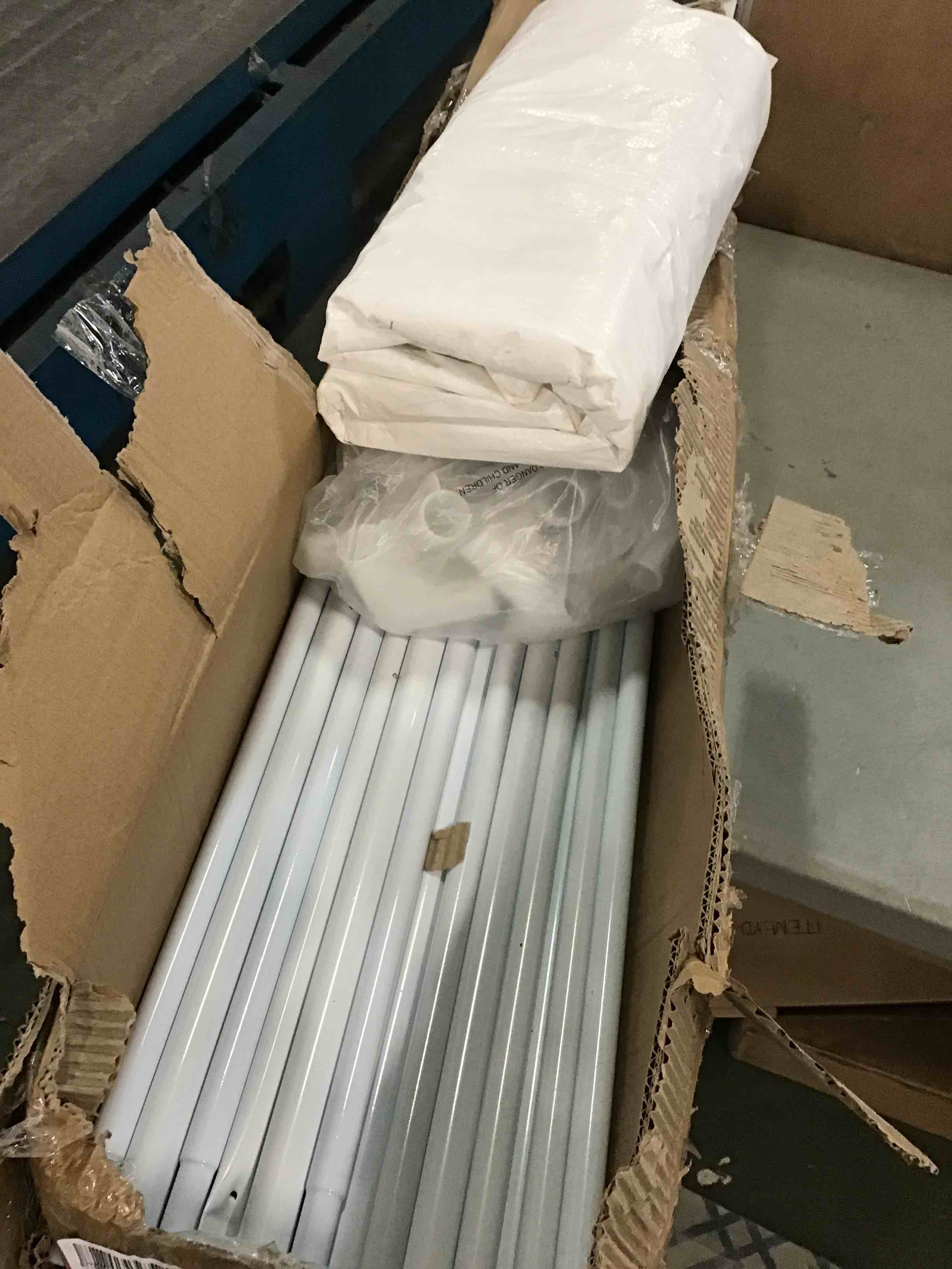 https://s3.amazonaws.com/lotting-images-prod/bidfta/BLU6711392_1720440297496.jpeg