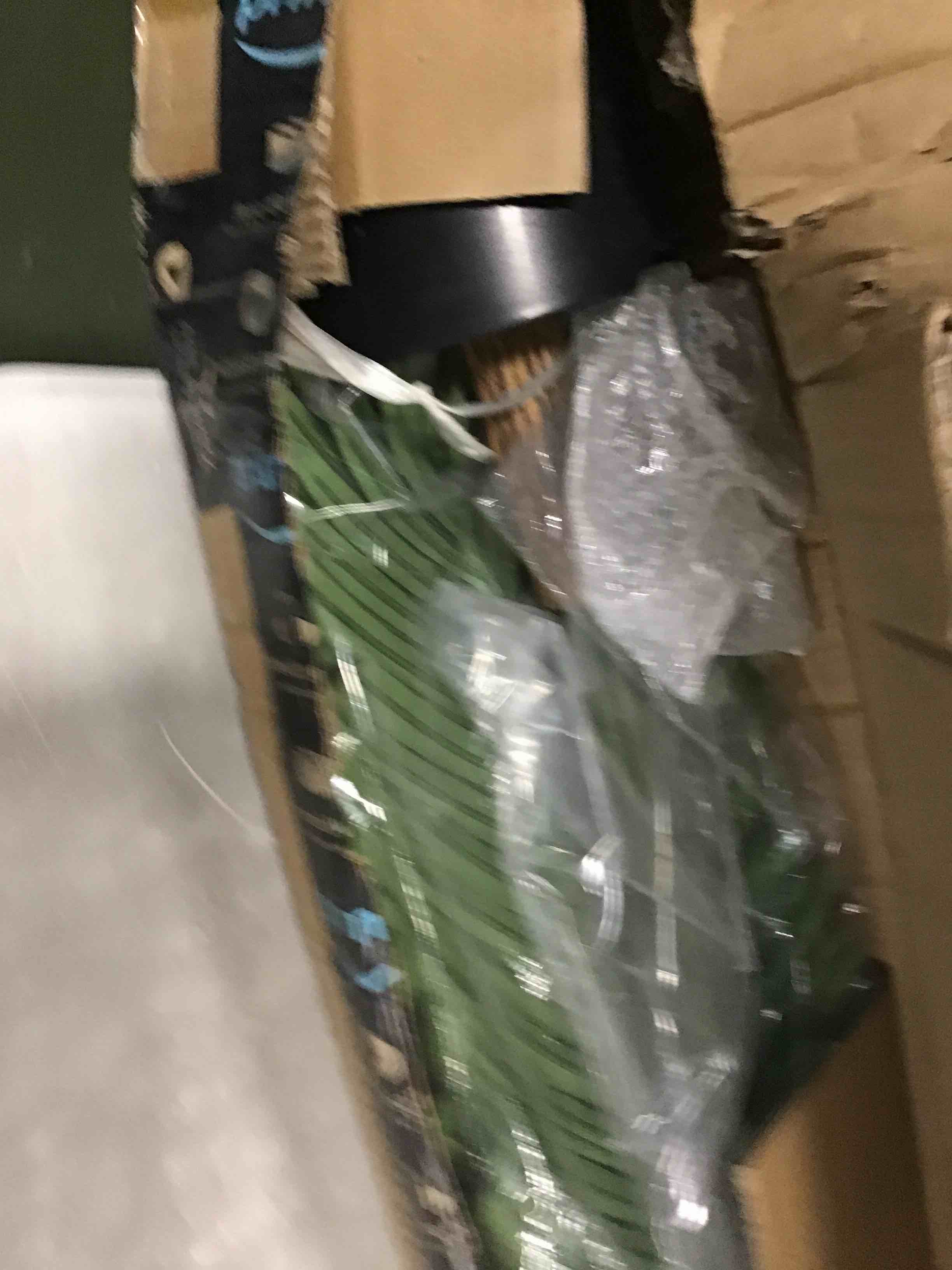 https://s3.amazonaws.com/lotting-images-prod/bidfta/BLU6711514_1719546120464.jpeg
