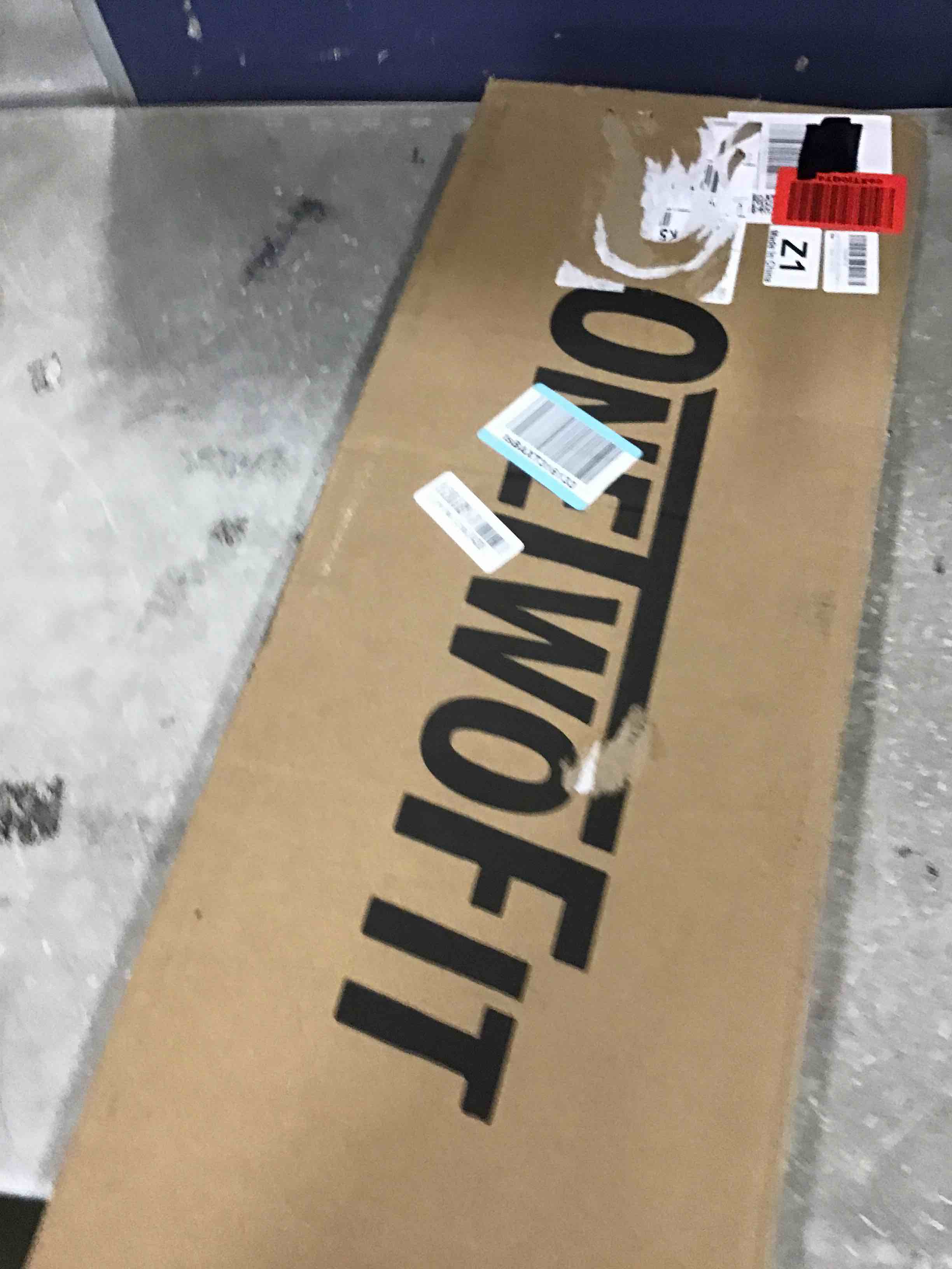 https://s3.amazonaws.com/lotting-images-prod/bidfta/BLU6711840_1719928433209.jpeg