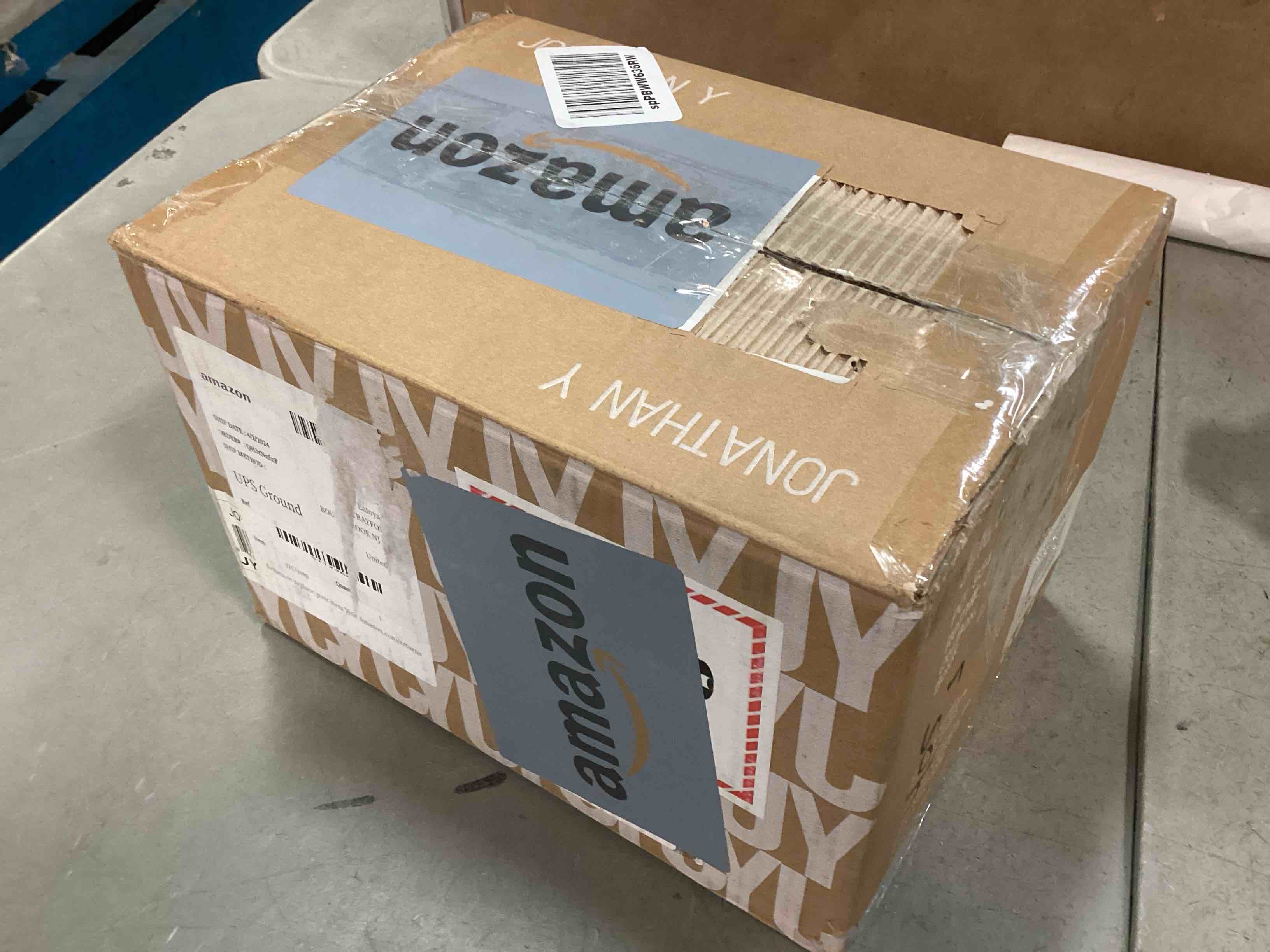 https://s3.amazonaws.com/lotting-images-prod/bidfta/BLU6712768_1720496349647.jpeg