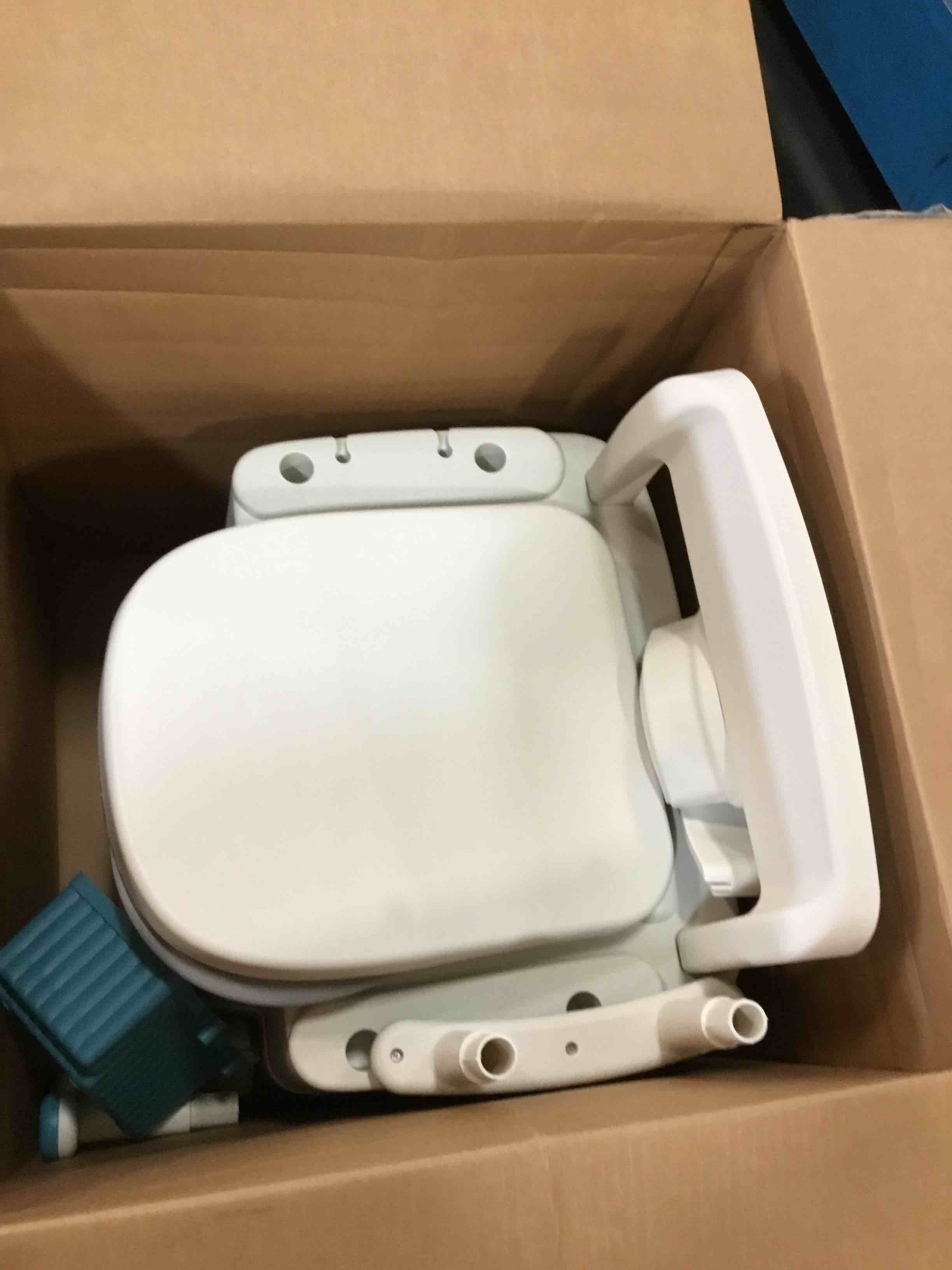 https://s3.amazonaws.com/lotting-images-prod/bidfta/BLU6712852_1720821336269.jpeg