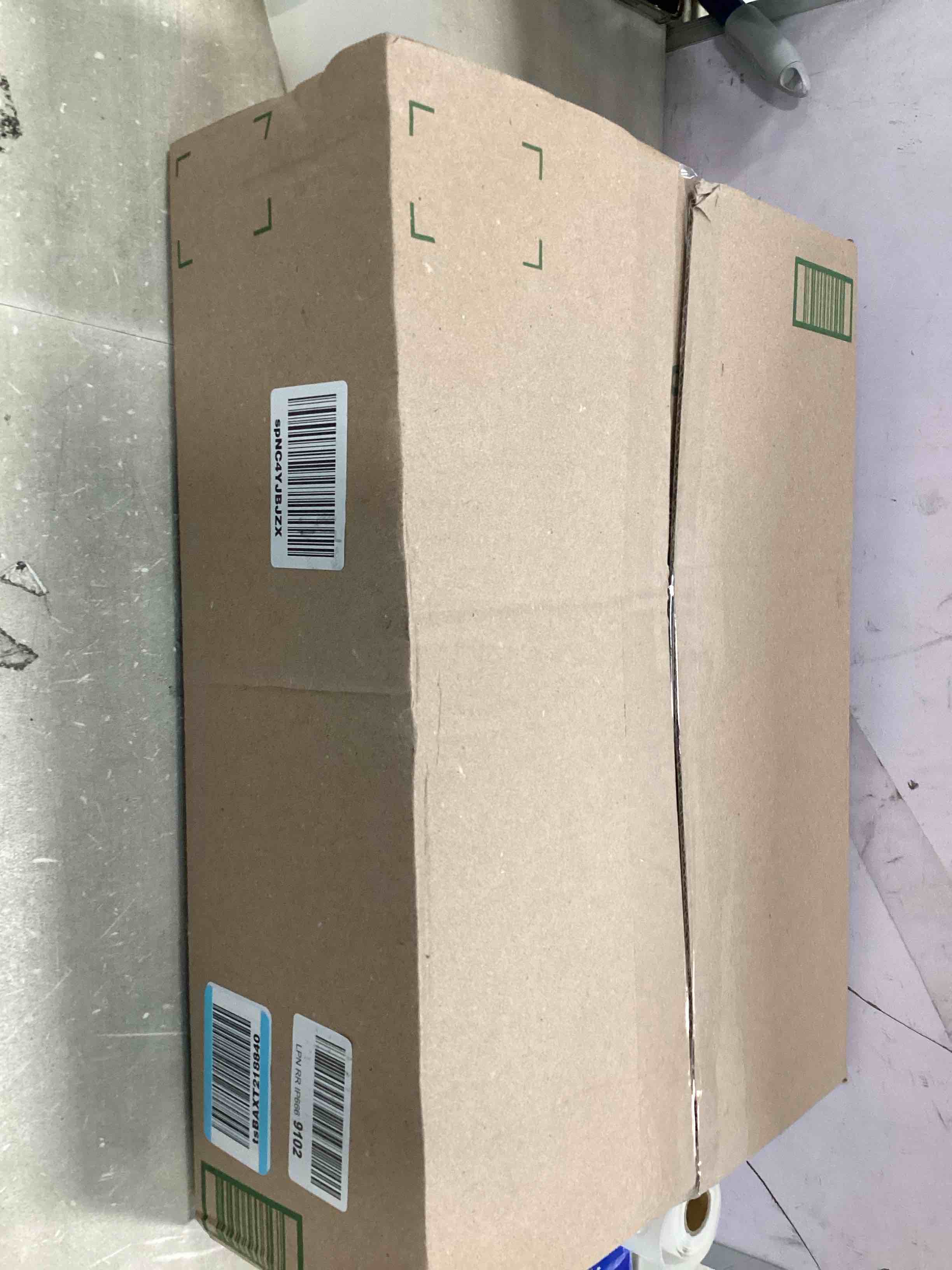 https://s3.amazonaws.com/lotting-images-prod/bidfta/BLU6713385_1719524910650.jpeg