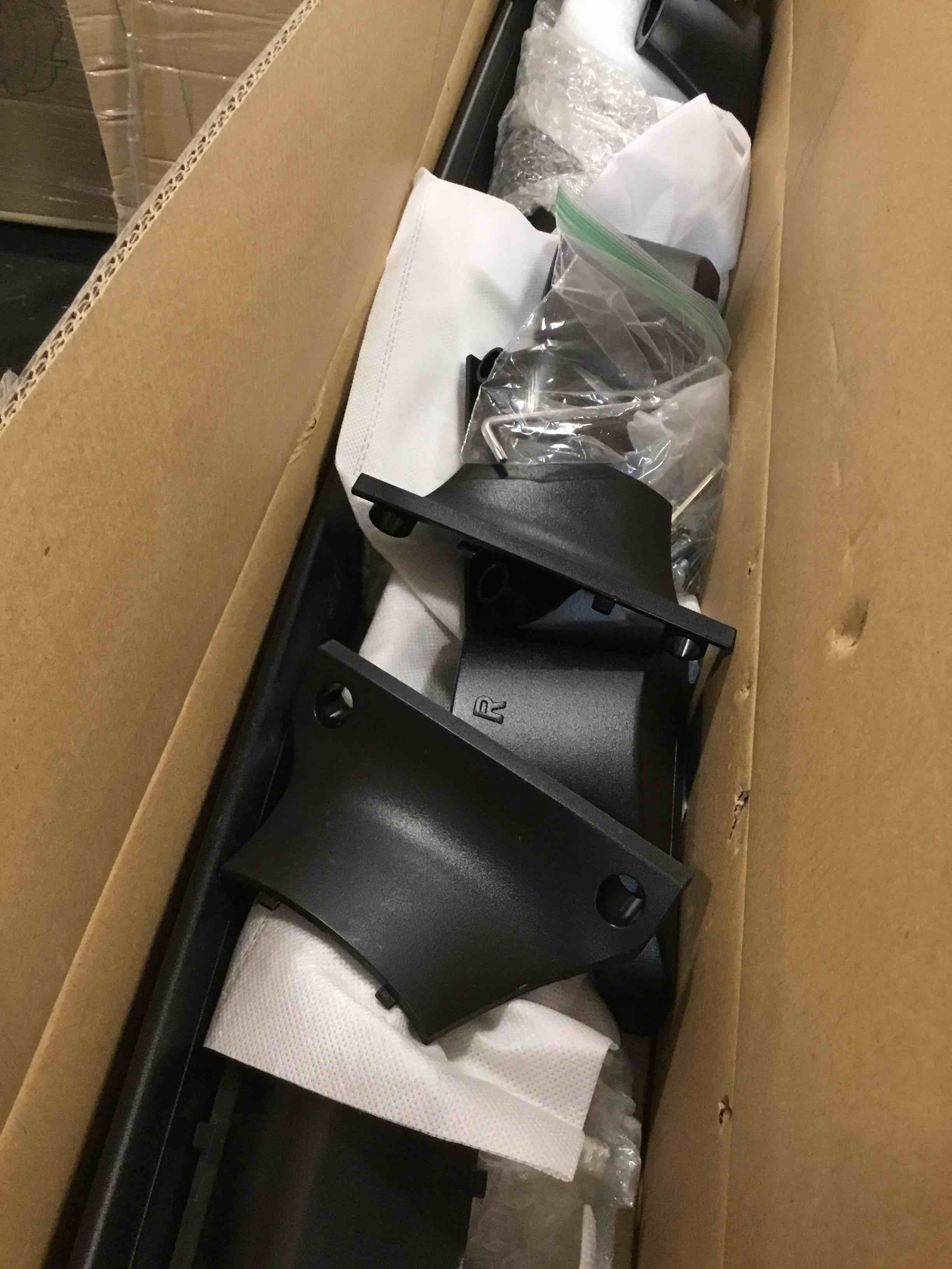 https://s3.amazonaws.com/lotting-images-prod/bidfta/BLU6713496_1719575572309.jpeg