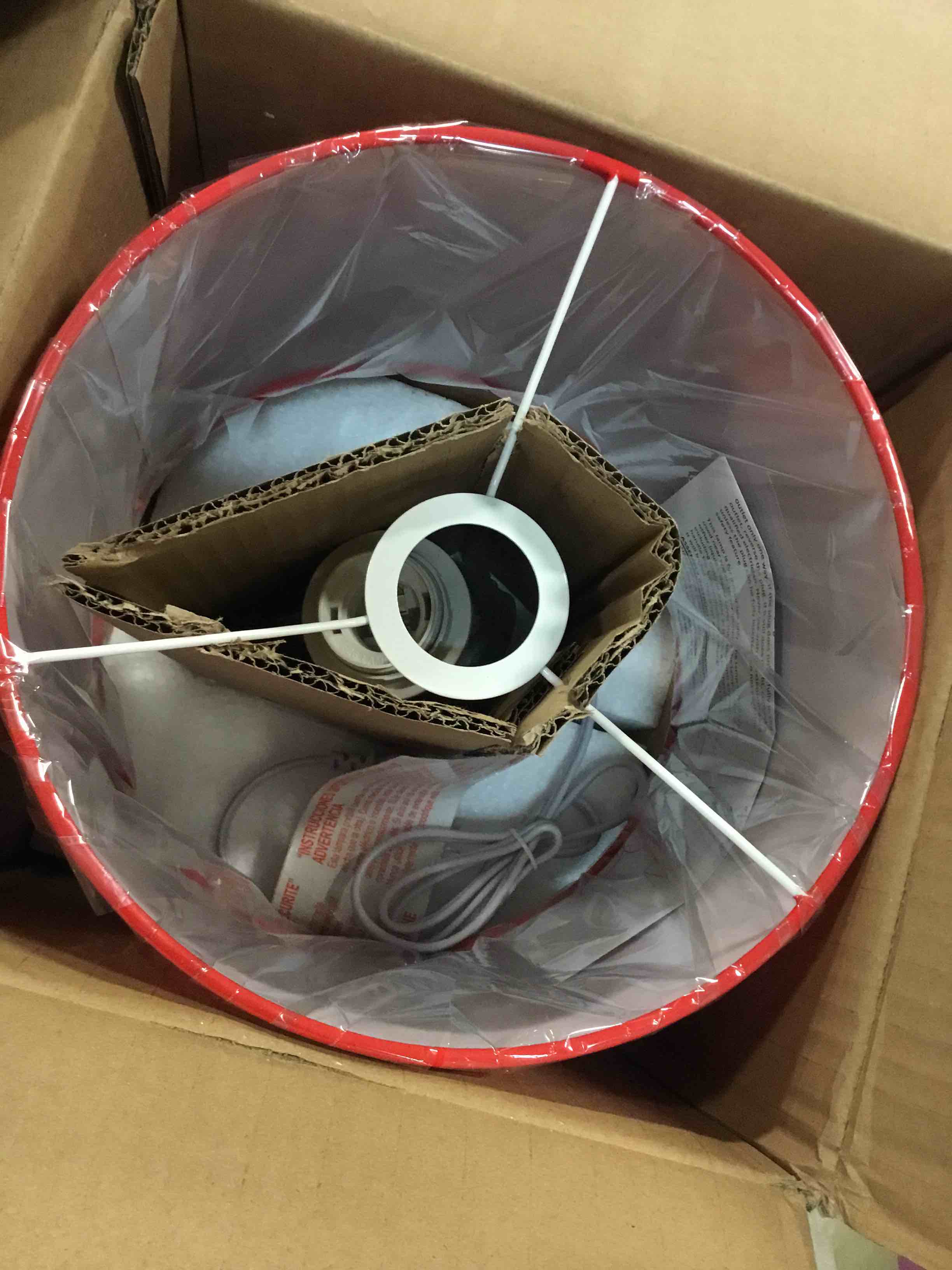 https://s3.amazonaws.com/lotting-images-prod/bidfta/BLU6713565_1719582875968.jpeg