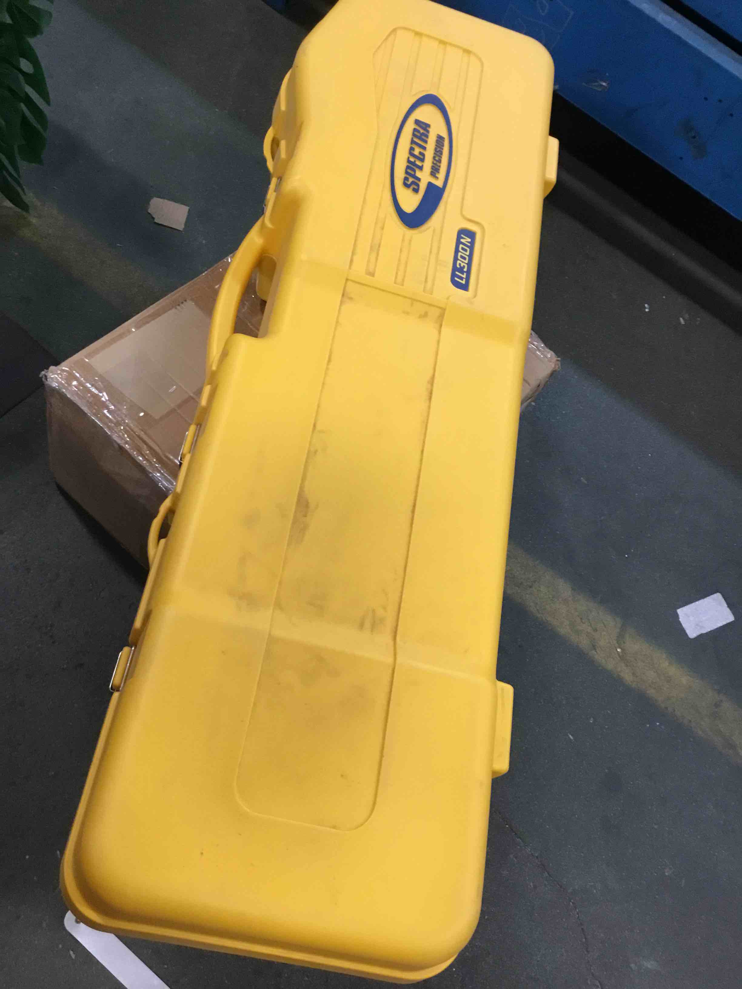 https://s3.amazonaws.com/lotting-images-prod/bidfta/BLU6713613_1719589103028.jpeg