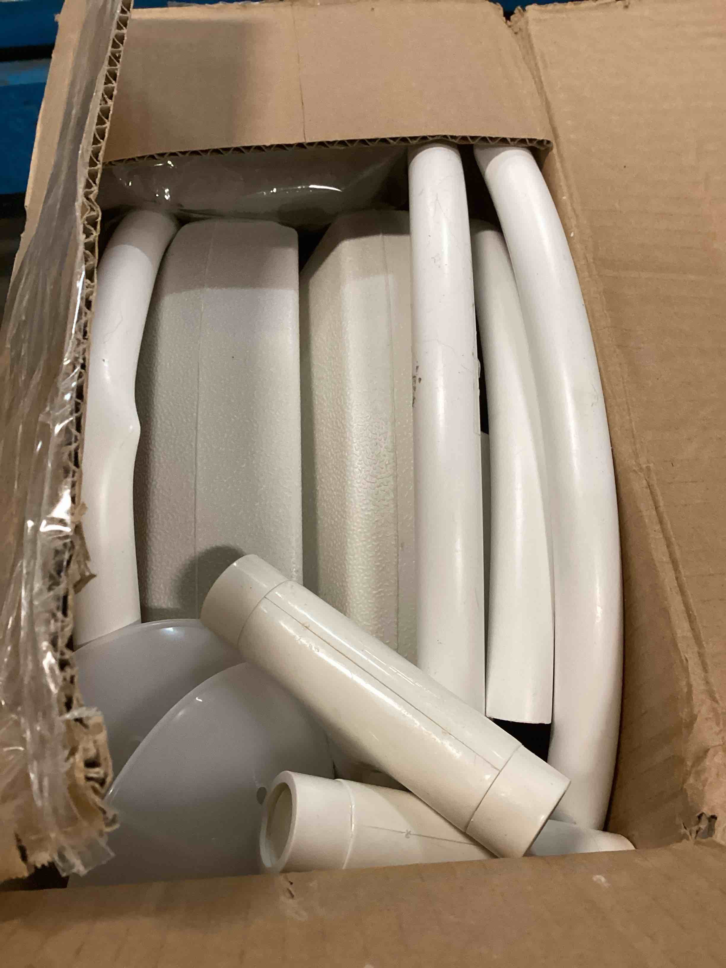 https://s3.amazonaws.com/lotting-images-prod/bidfta/BLU6714068_1719859144996.jpeg