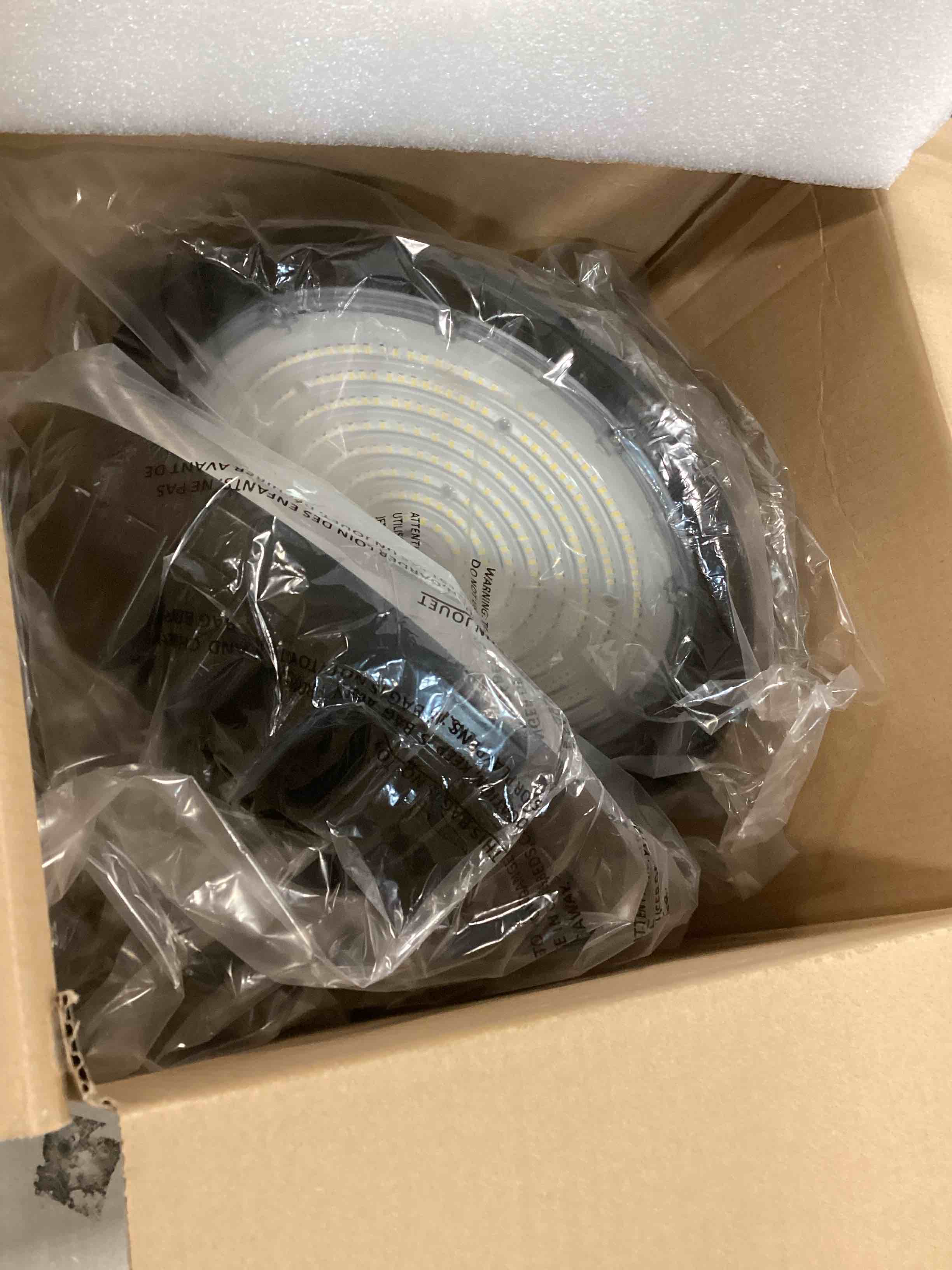 https://s3.amazonaws.com/lotting-images-prod/bidfta/BLU6714361_1719949483378.jpeg