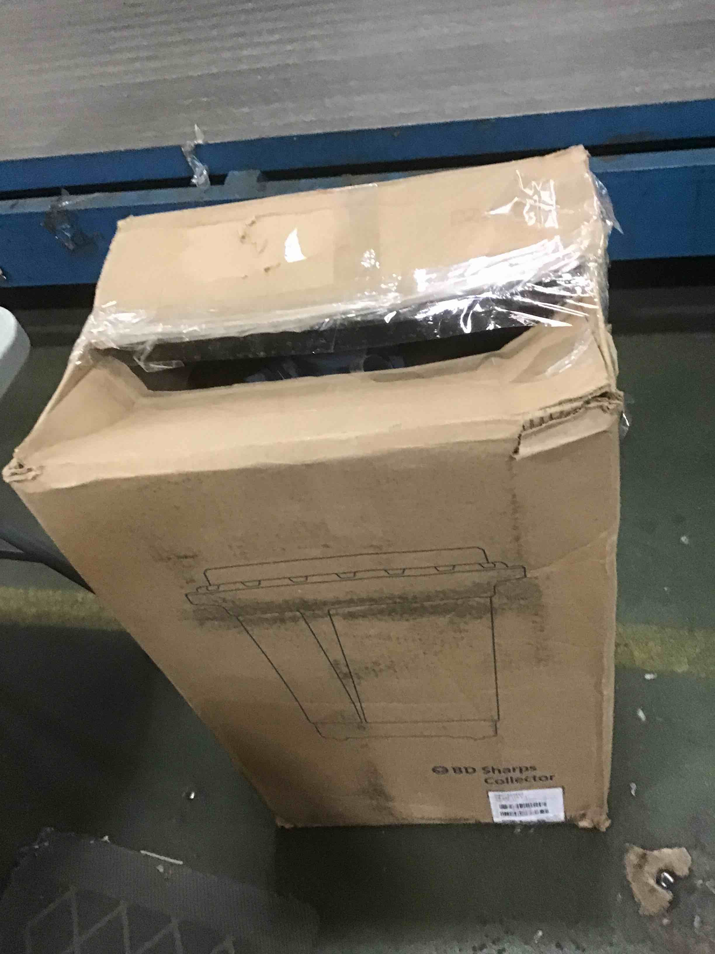 https://s3.amazonaws.com/lotting-images-prod/bidfta/BLU6714981_1719833486905.jpeg