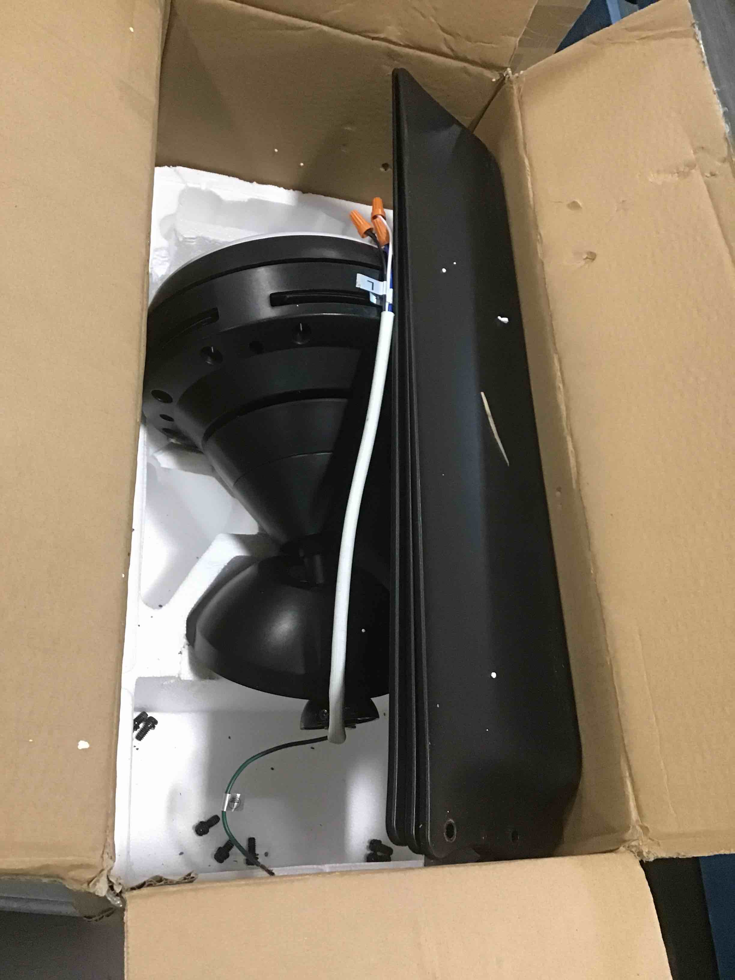 https://s3.amazonaws.com/lotting-images-prod/bidfta/BLU6715221_1719919286583.jpeg