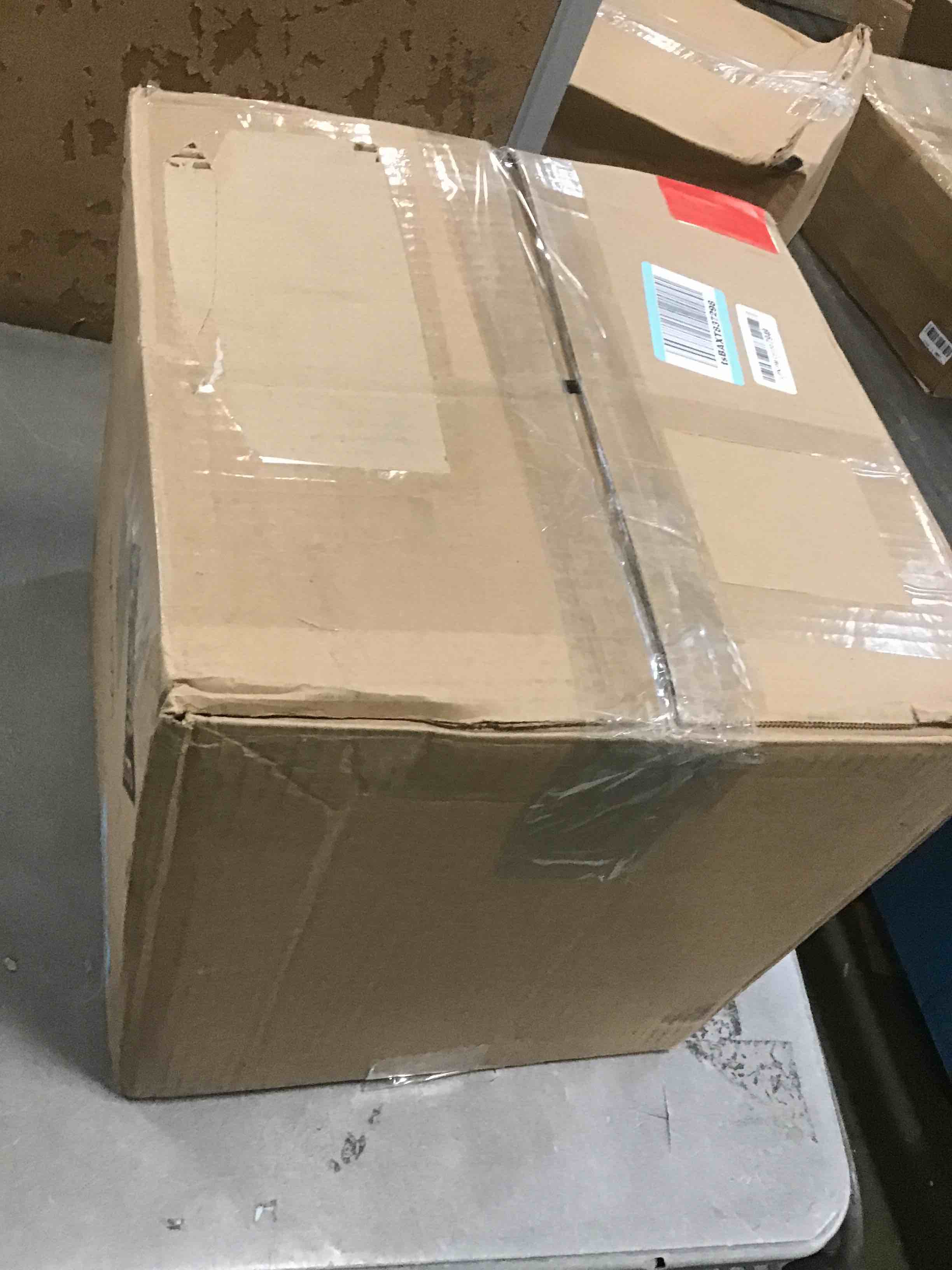 https://s3.amazonaws.com/lotting-images-prod/bidfta/BLU6715355_1719932658275.jpeg