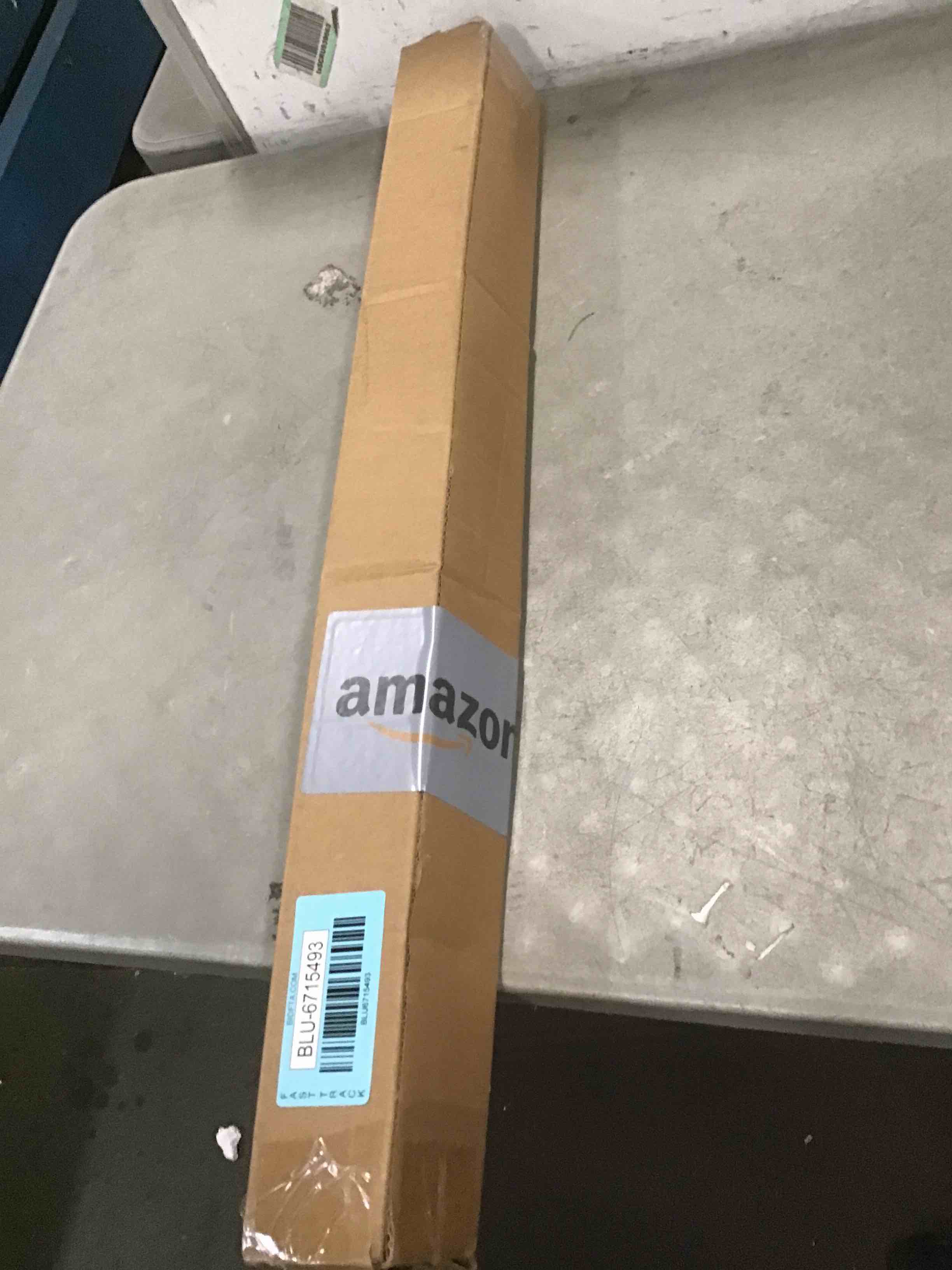 https://s3.amazonaws.com/lotting-images-prod/bidfta/BLU6715493_1720006744939.jpeg