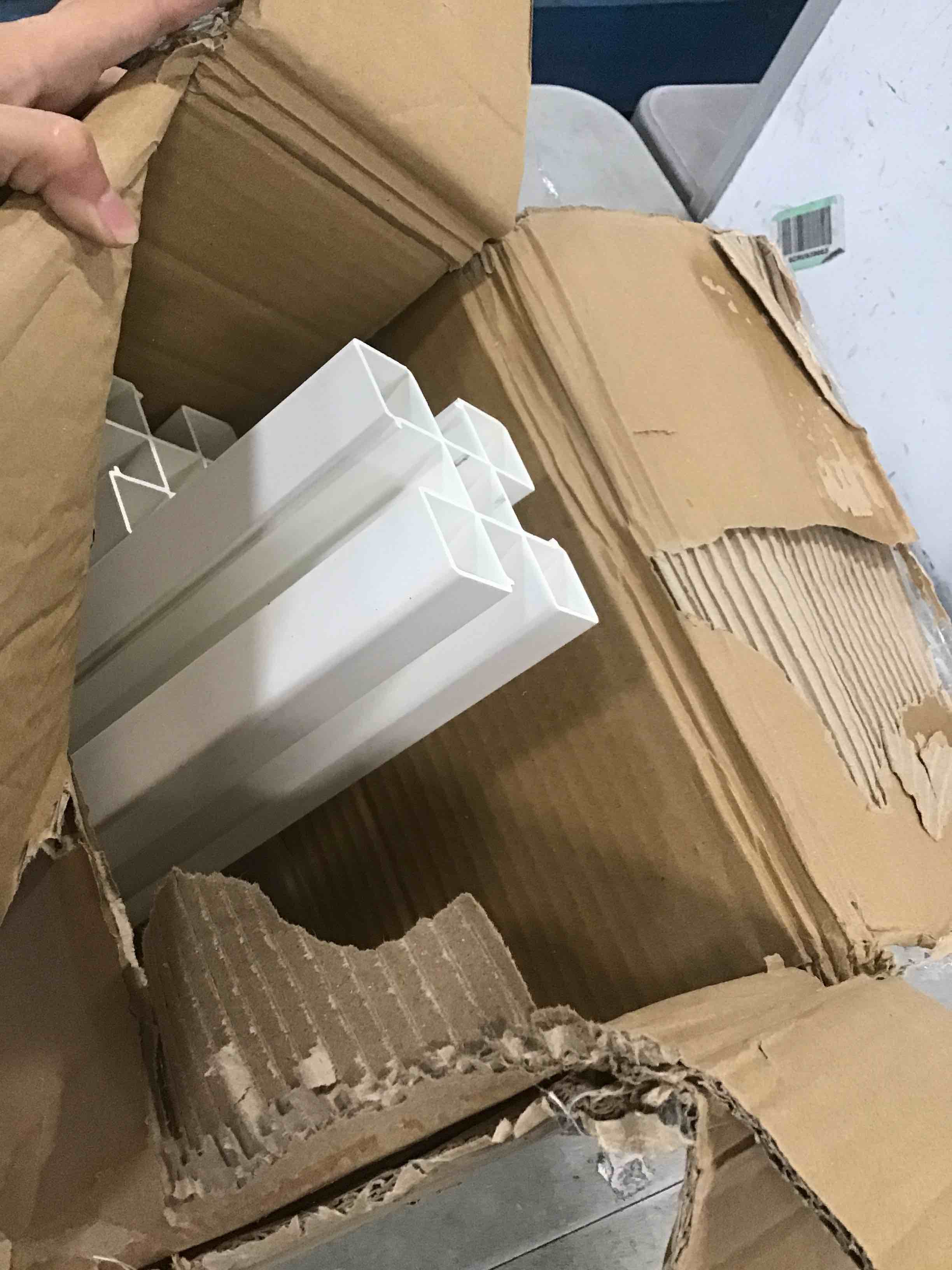 https://s3.amazonaws.com/lotting-images-prod/bidfta/BLU6715543_1720011824841.jpeg