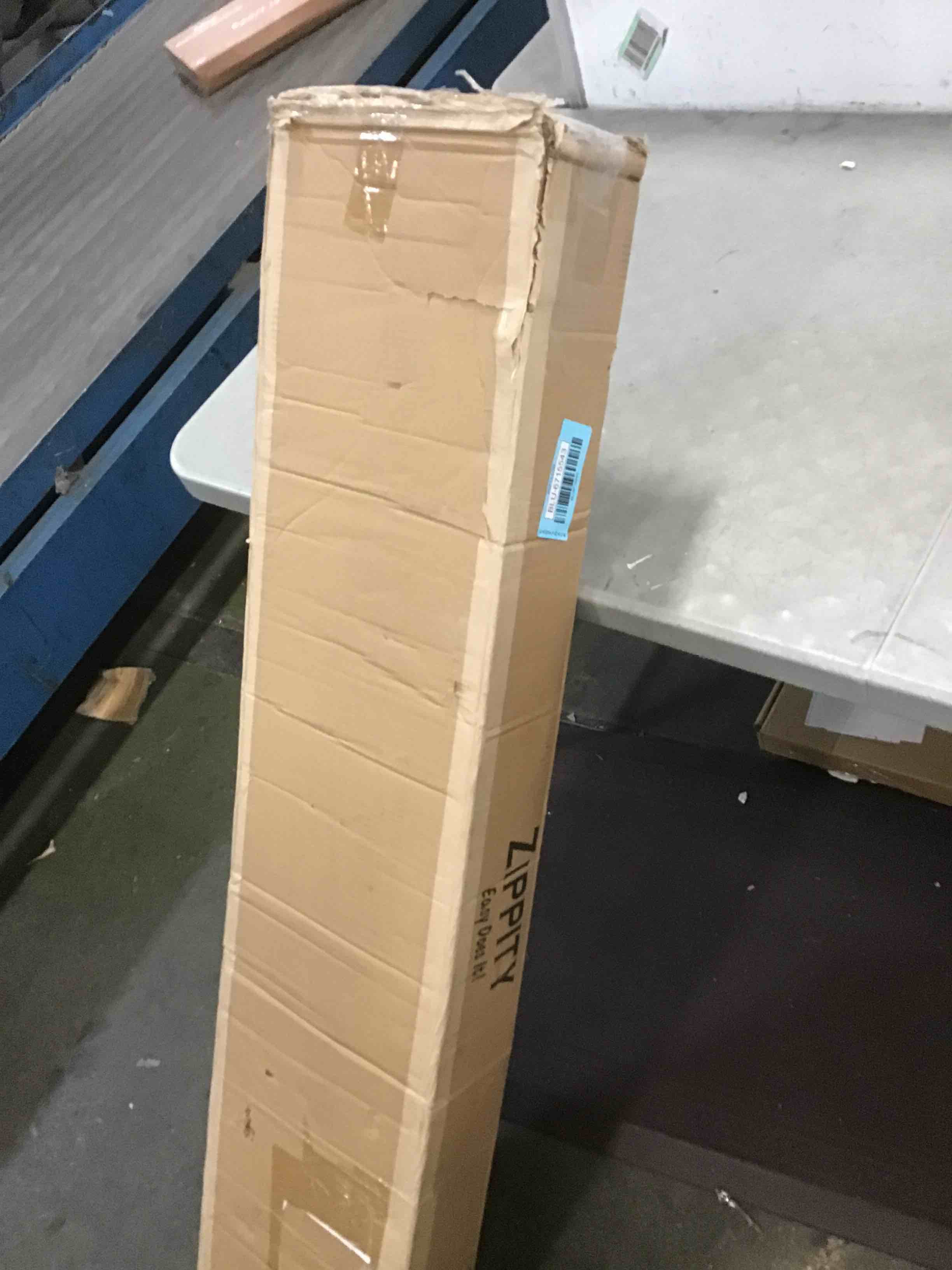 https://s3.amazonaws.com/lotting-images-prod/bidfta/BLU6715543_1720011844074.jpeg
