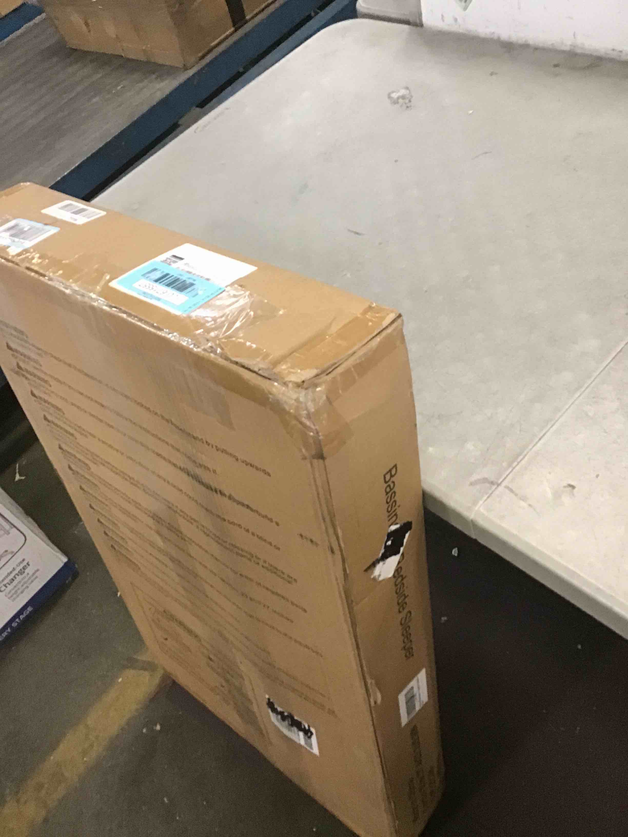 https://s3.amazonaws.com/lotting-images-prod/bidfta/BLU6715557_1720013510710.jpeg