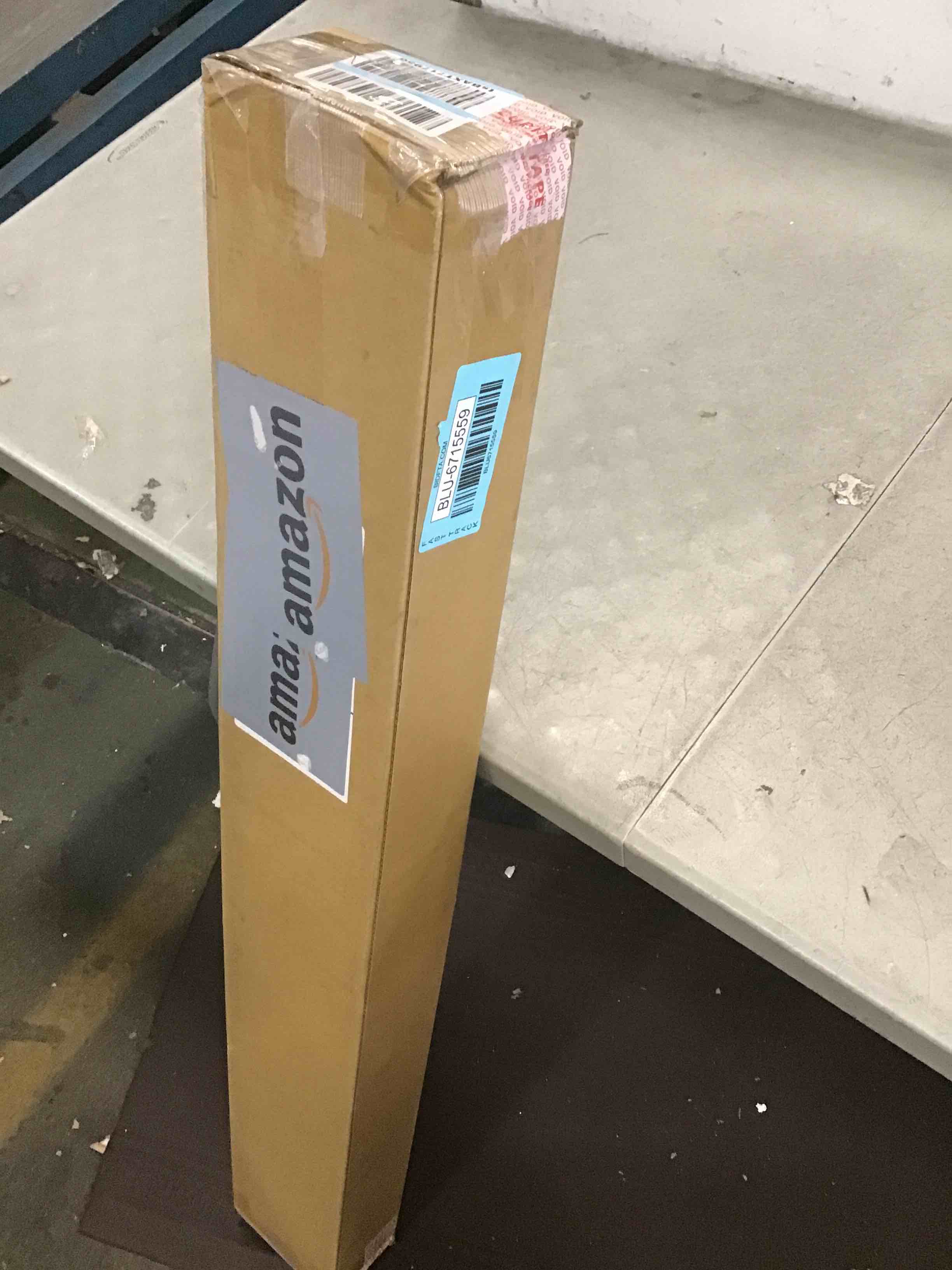 https://s3.amazonaws.com/lotting-images-prod/bidfta/BLU6715559_1720013748407.jpeg