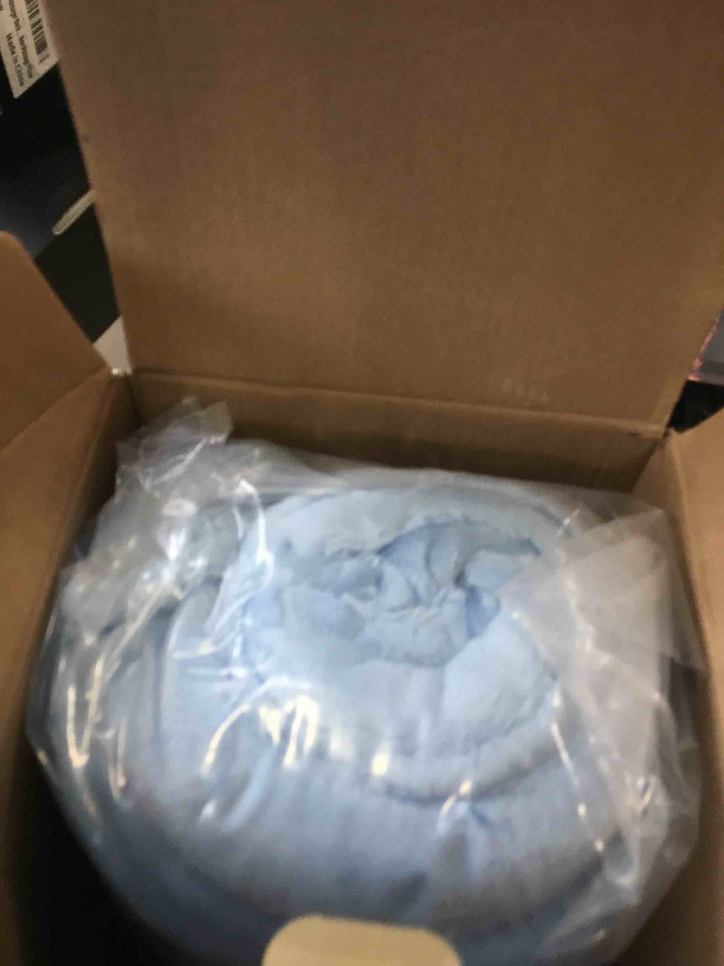 https://s3.amazonaws.com/lotting-images-prod/bidfta/BLU6716119_1722428862248.jpeg