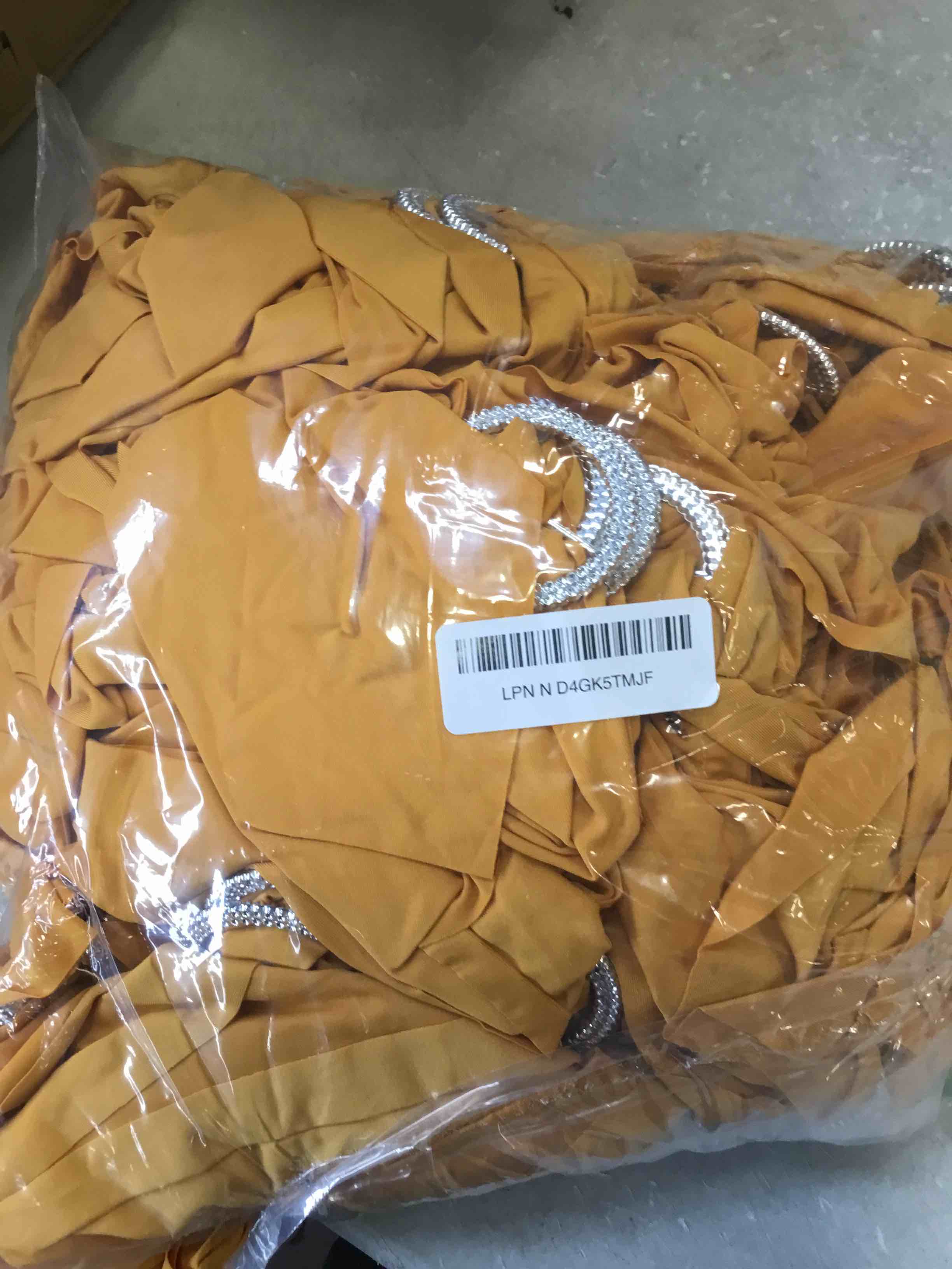 https://s3.amazonaws.com/lotting-images-prod/bidfta/BLU6716285_1722438900941.jpeg
