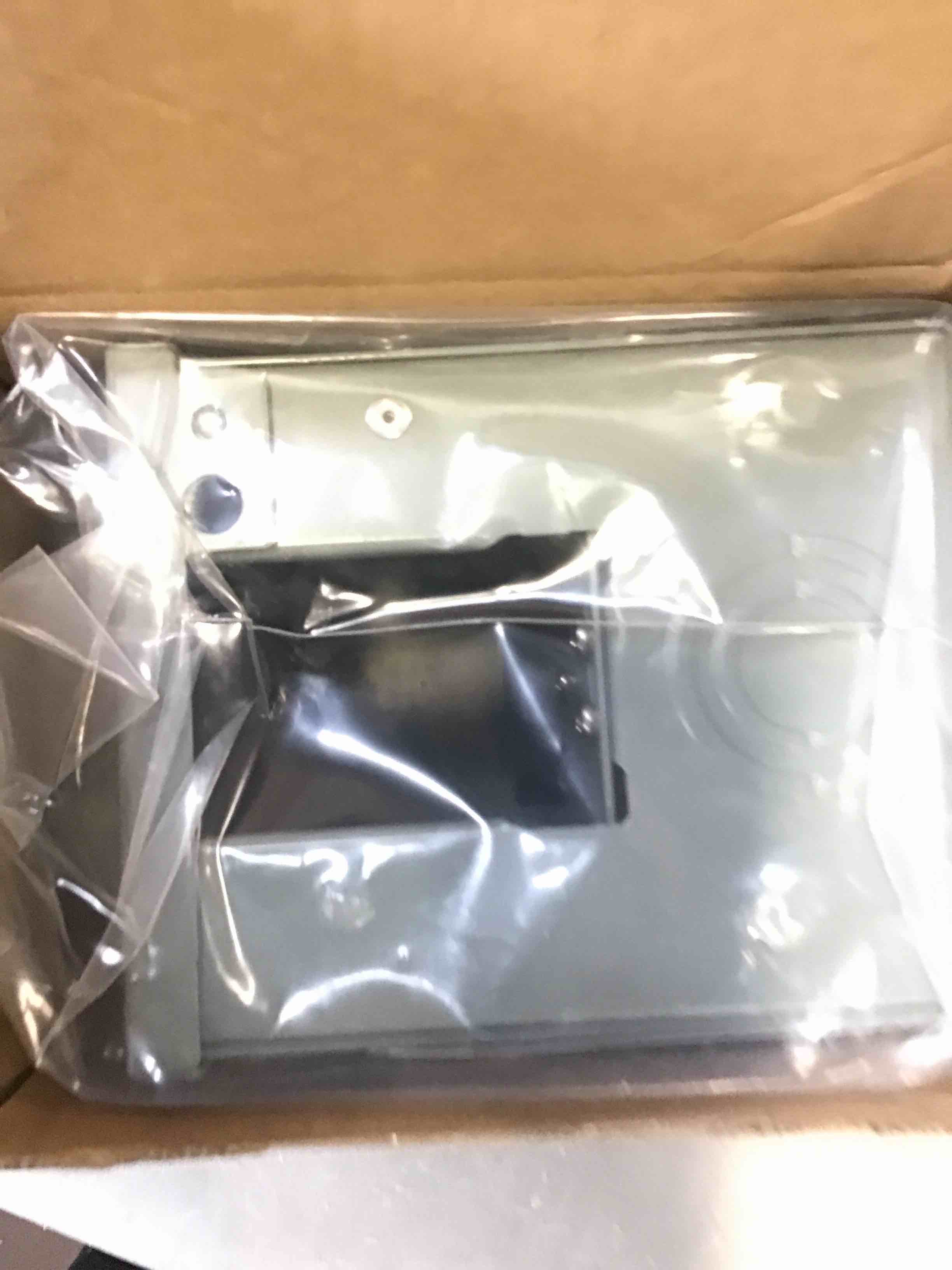 https://s3.amazonaws.com/lotting-images-prod/bidfta/BLU6717018_1722606496332.jpeg