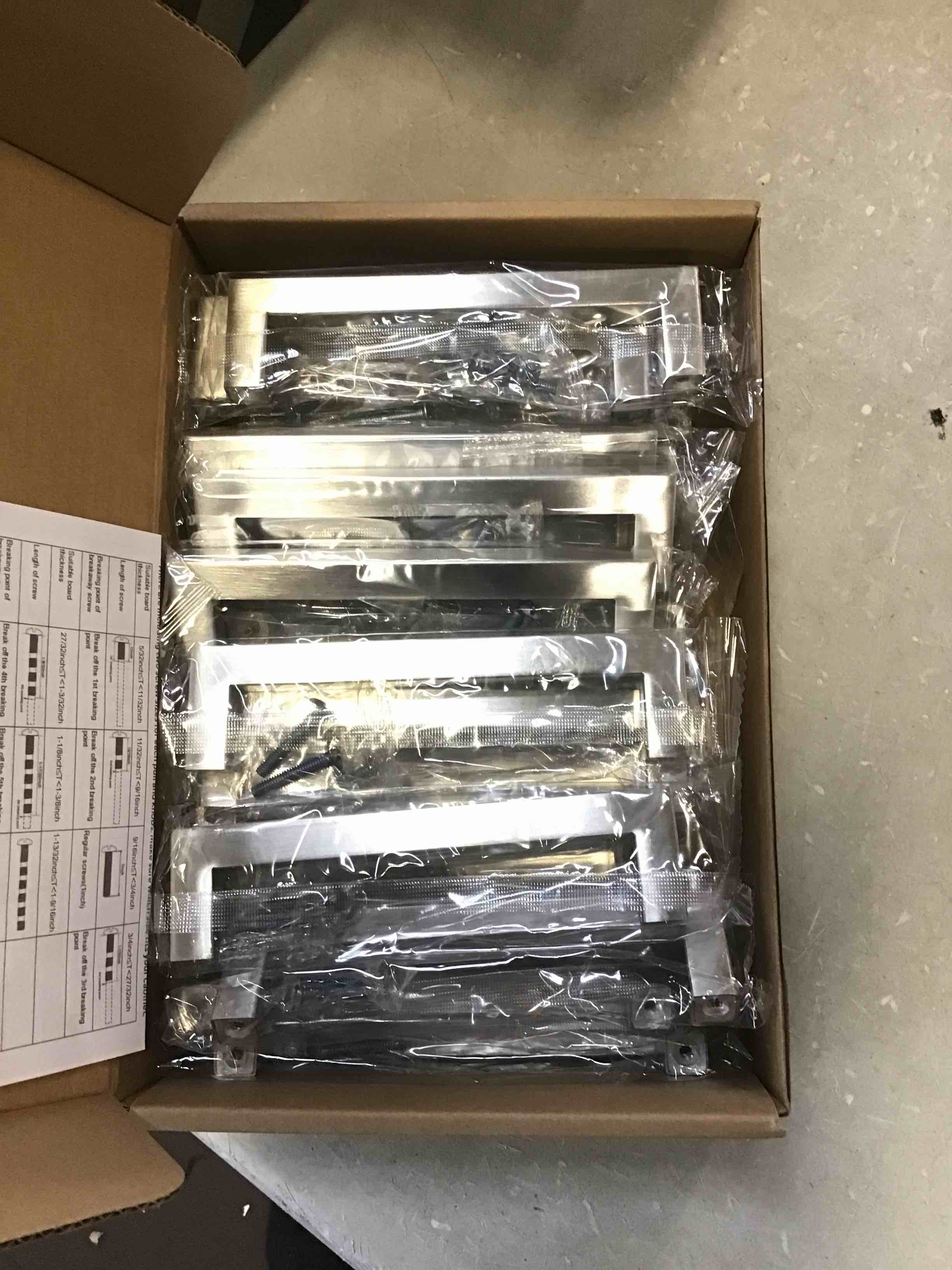 https://s3.amazonaws.com/lotting-images-prod/bidfta/BLU6717297_1722628793150.jpeg
