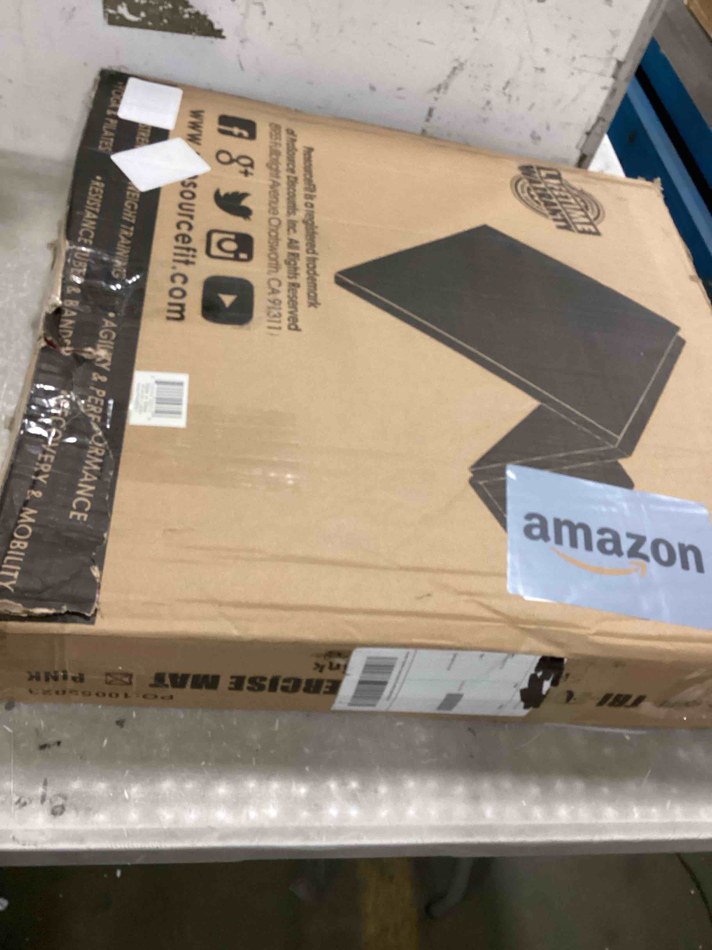 https://s3.amazonaws.com/lotting-images-prod/bidfta/BLU6717759_1722260377802.jpeg