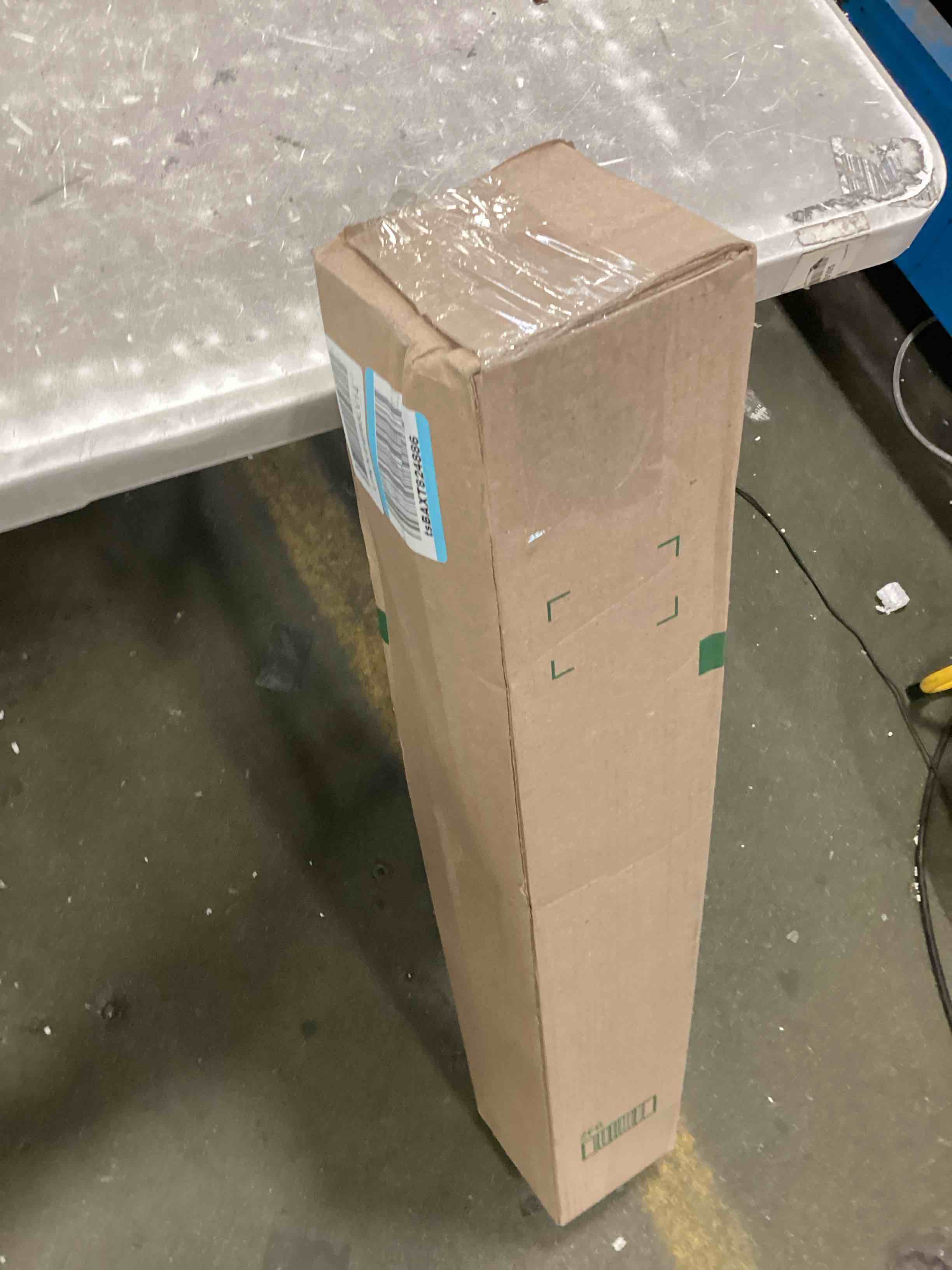 https://s3.amazonaws.com/lotting-images-prod/bidfta/BLU6717764_1722260835977.jpeg