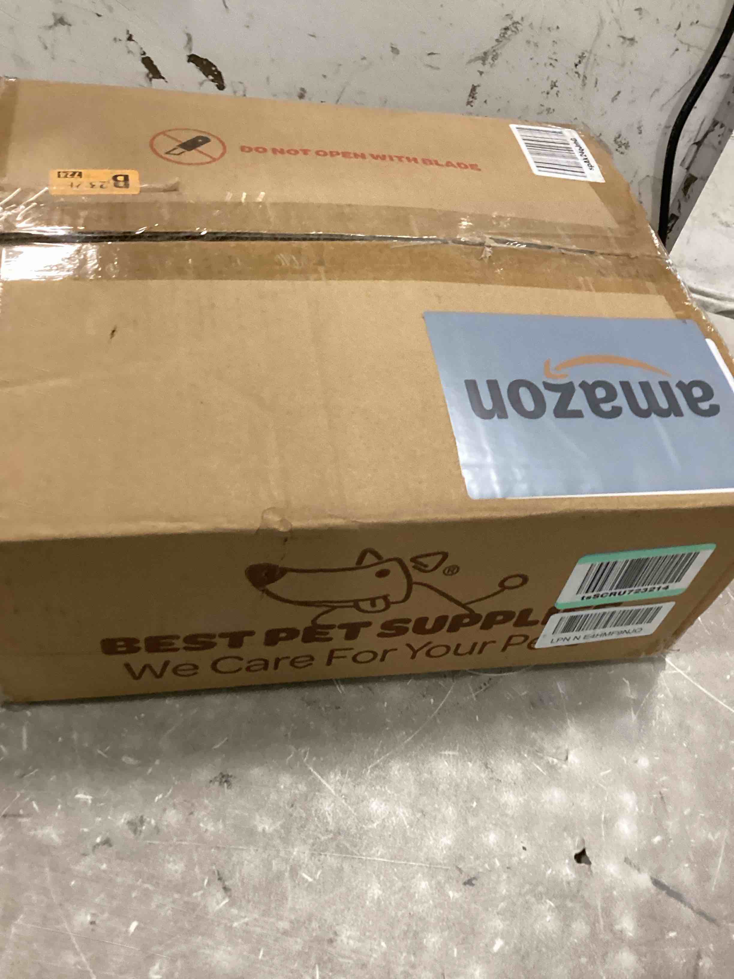 https://s3.amazonaws.com/lotting-images-prod/bidfta/BLU6717859_1722274193292.jpeg
