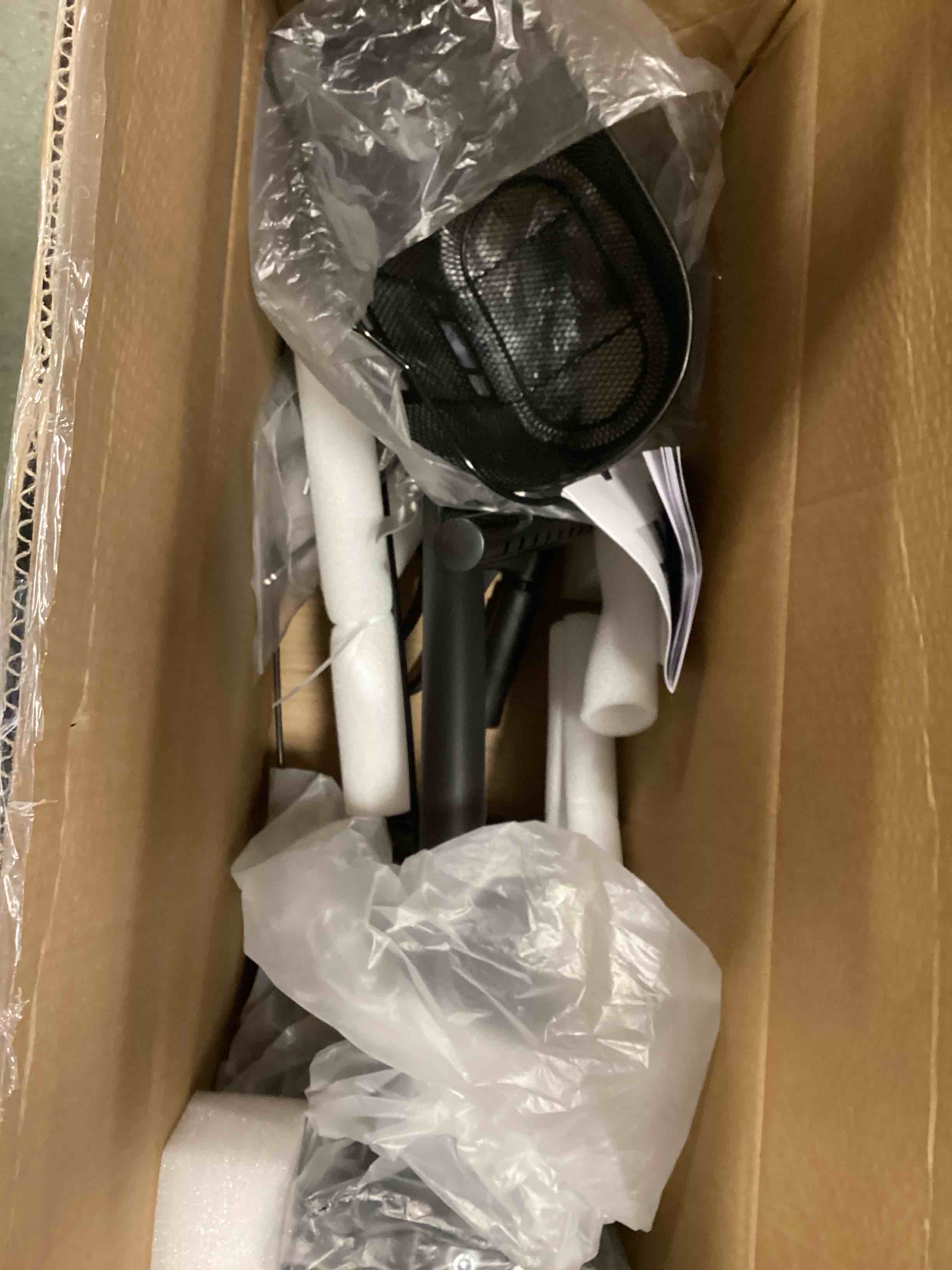 https://s3.amazonaws.com/lotting-images-prod/bidfta/BLU6718137_1722353720083.jpeg