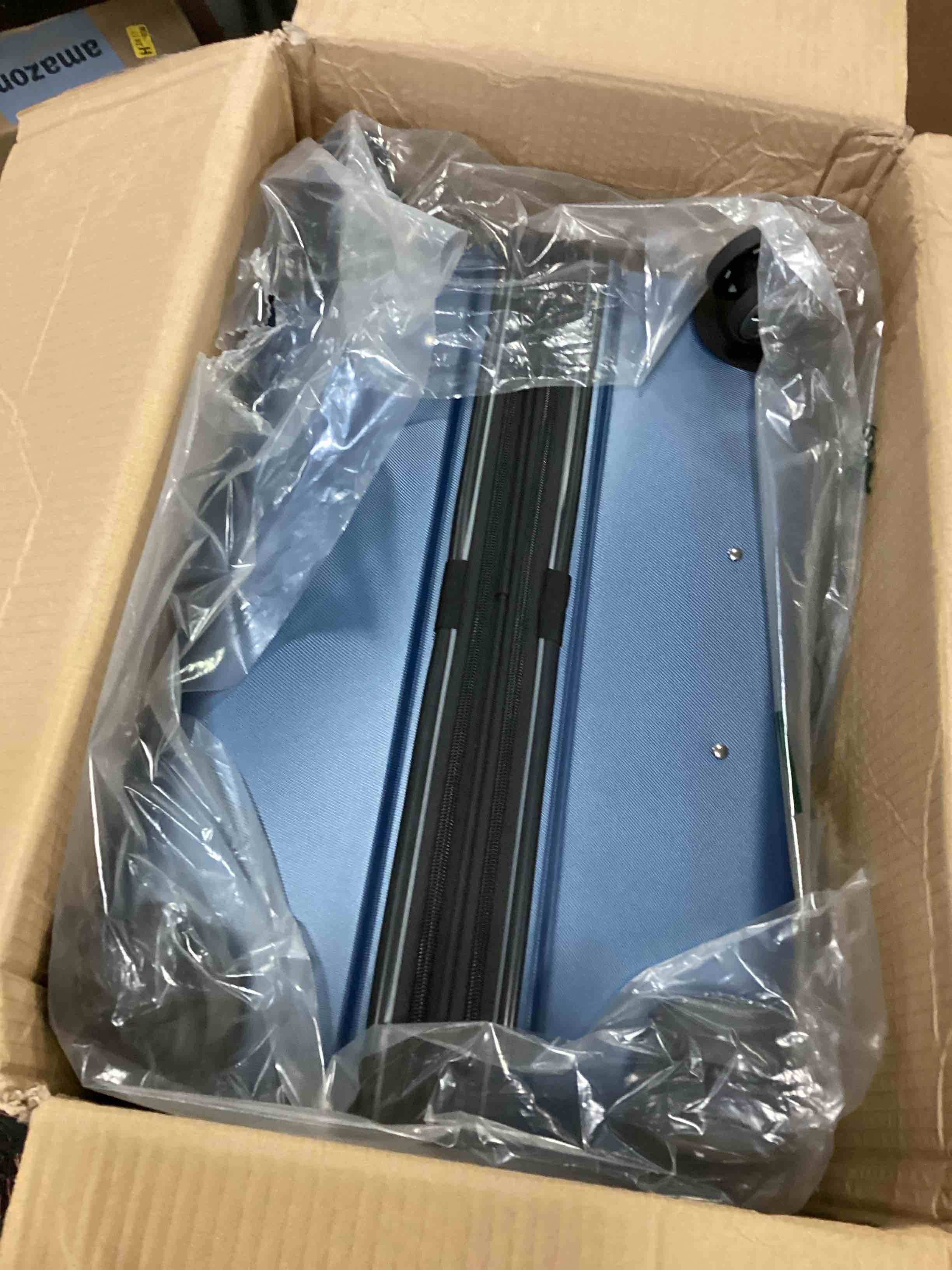 https://s3.amazonaws.com/lotting-images-prod/bidfta/BLU6718147_1722354691288.jpeg