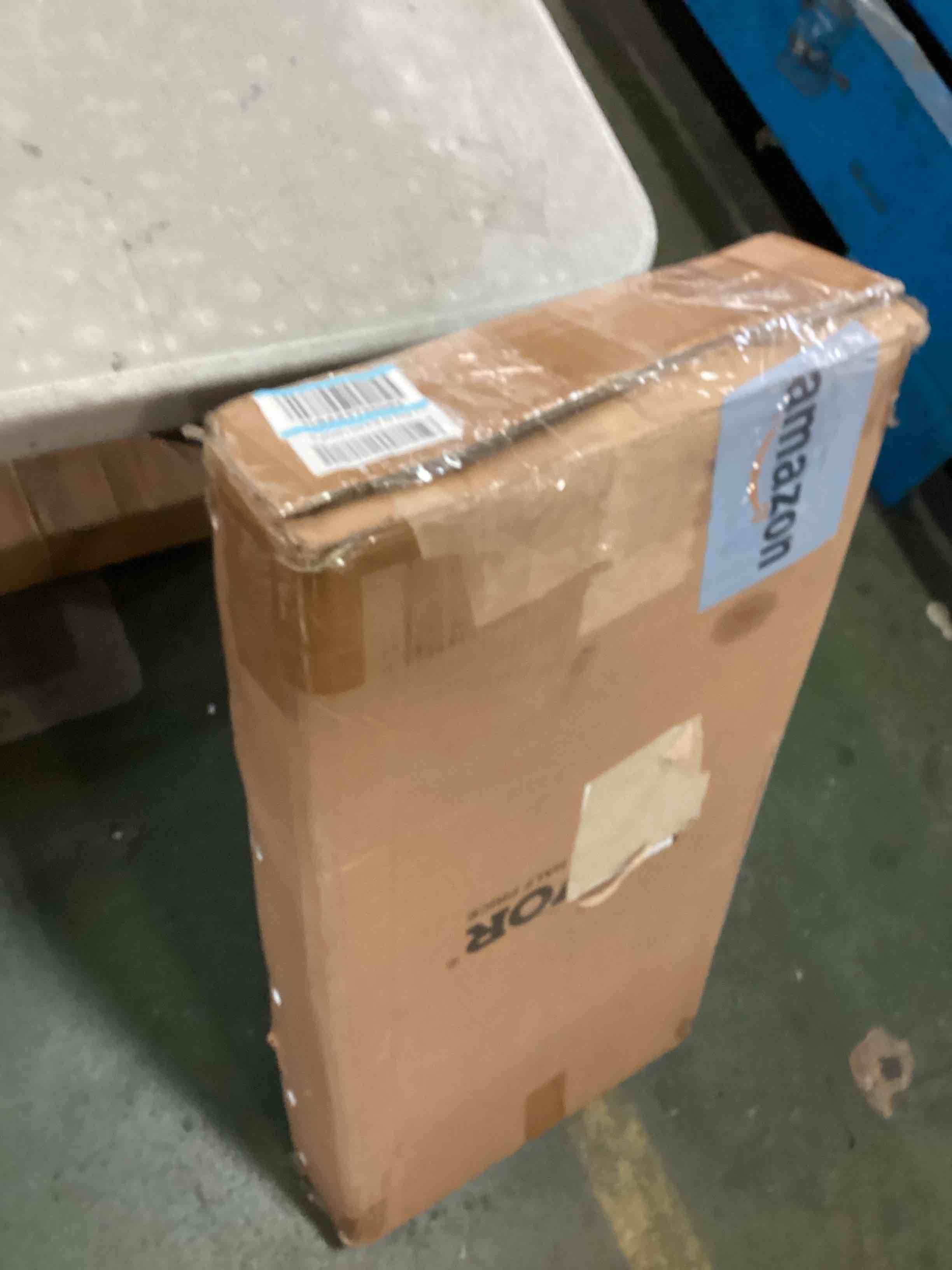 https://s3.amazonaws.com/lotting-images-prod/bidfta/BLU6718855_1722603755930.jpeg