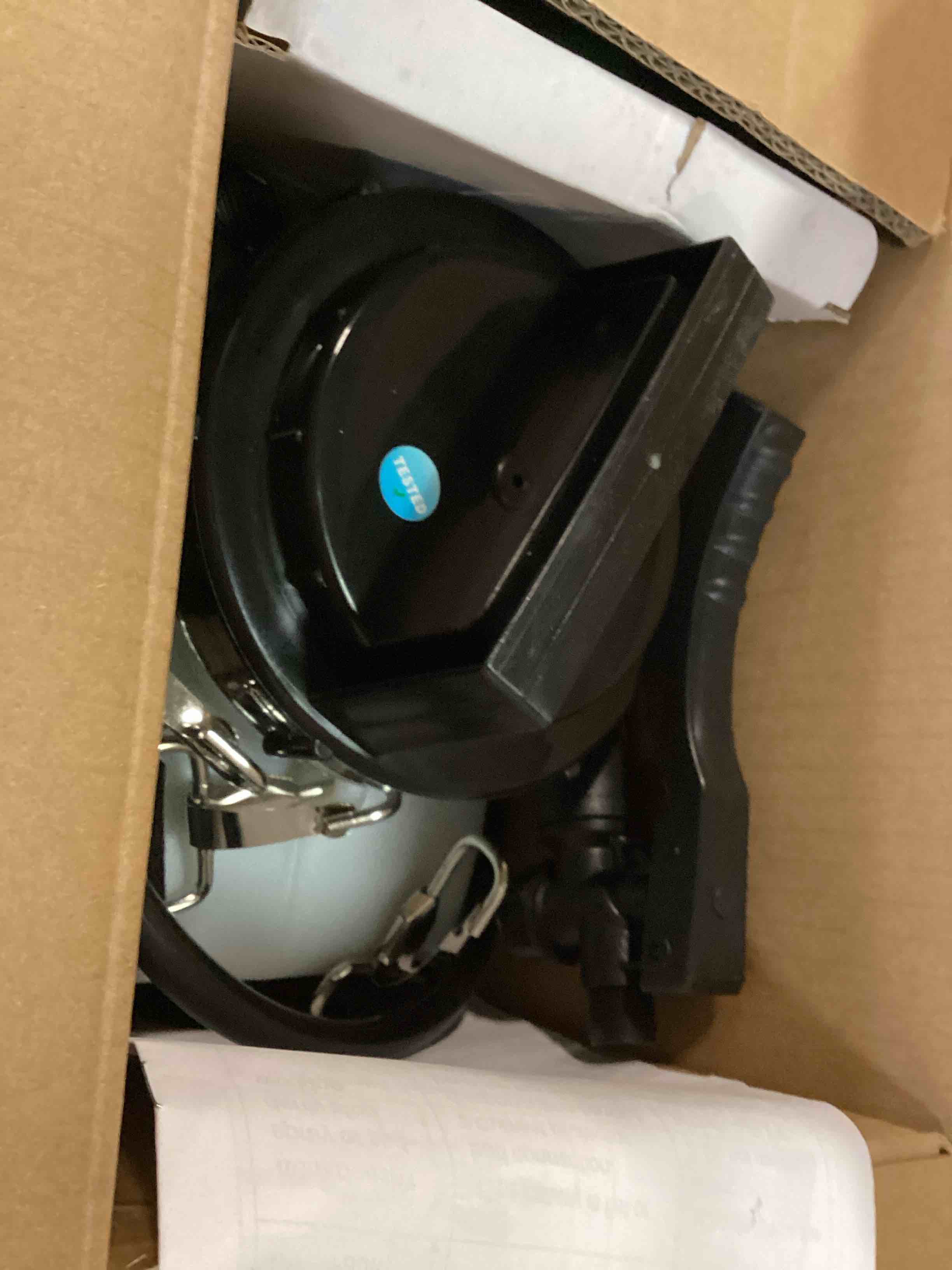 https://s3.amazonaws.com/lotting-images-prod/bidfta/BLU6718915_1722614248270.jpeg