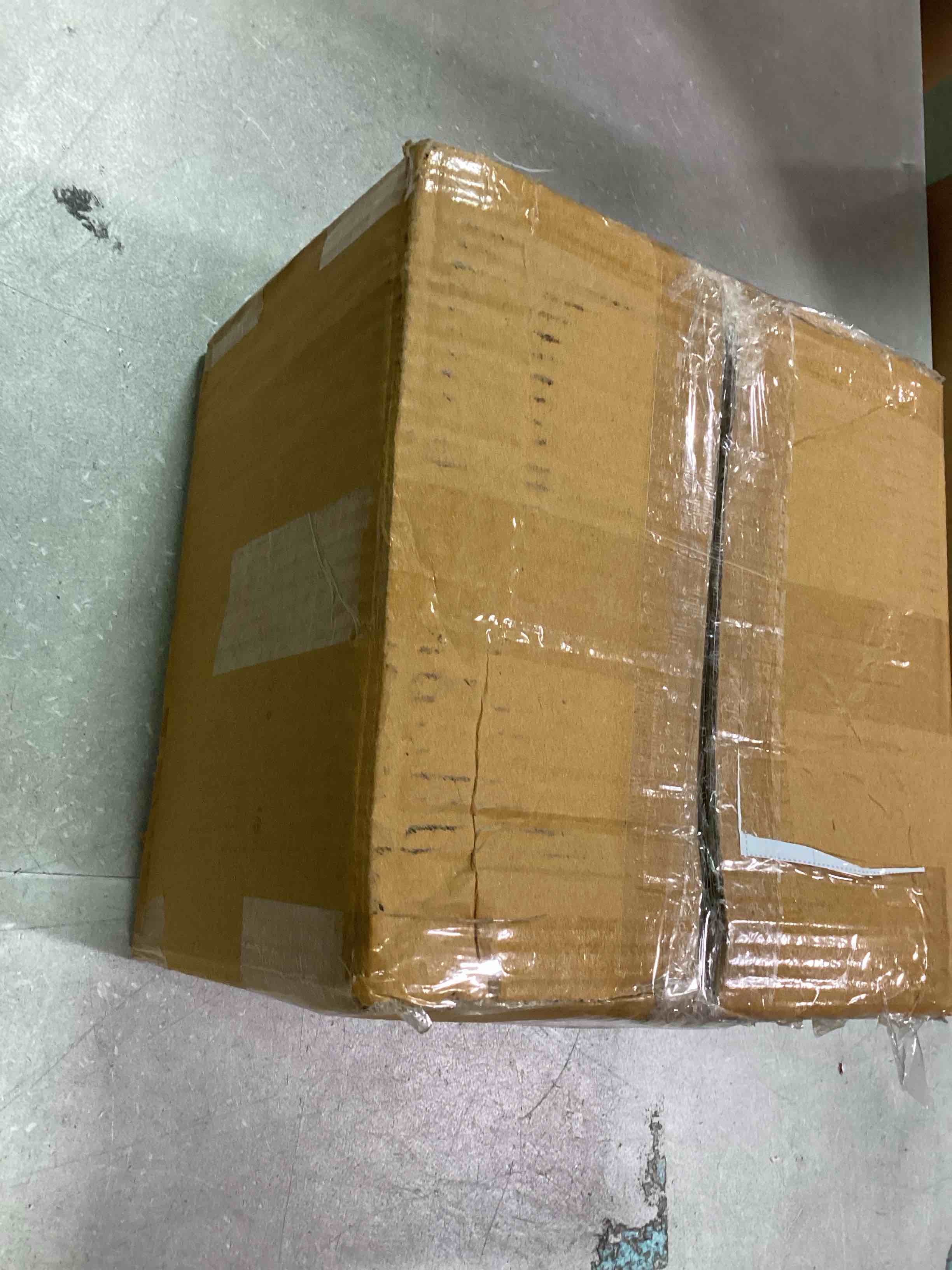https://s3.amazonaws.com/lotting-images-prod/bidfta/BLU6719026_1722310068417.jpeg