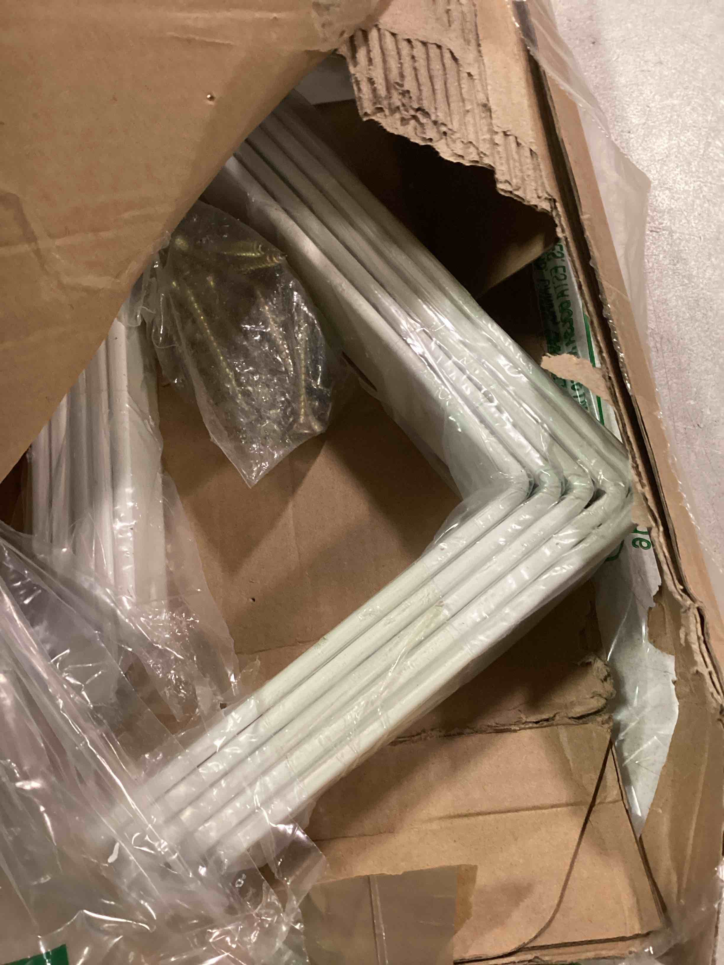 https://s3.amazonaws.com/lotting-images-prod/bidfta/BLU6719060_1722306328656.jpeg