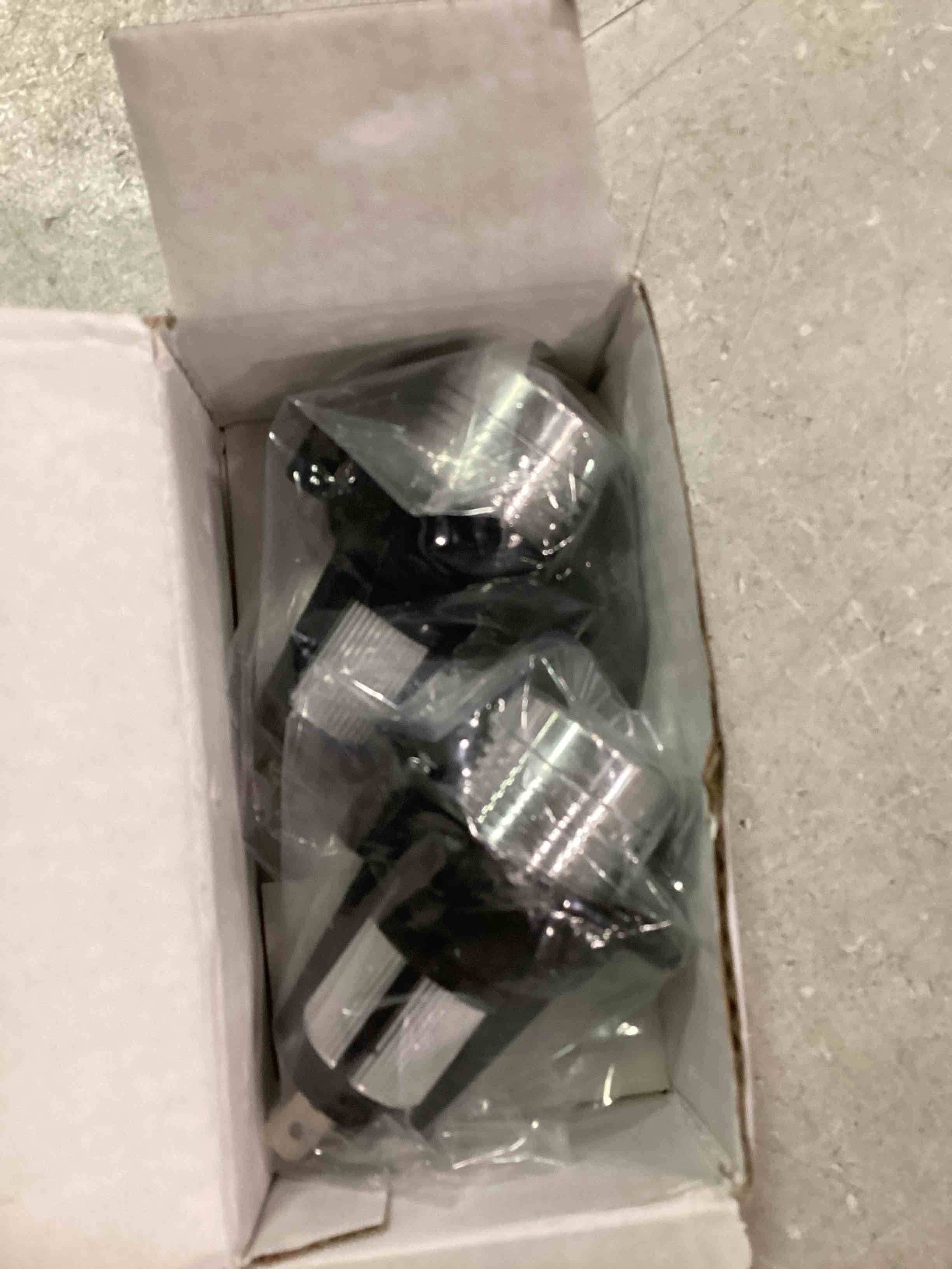 https://s3.amazonaws.com/lotting-images-prod/bidfta/BLU6719092_1722303860022.jpeg