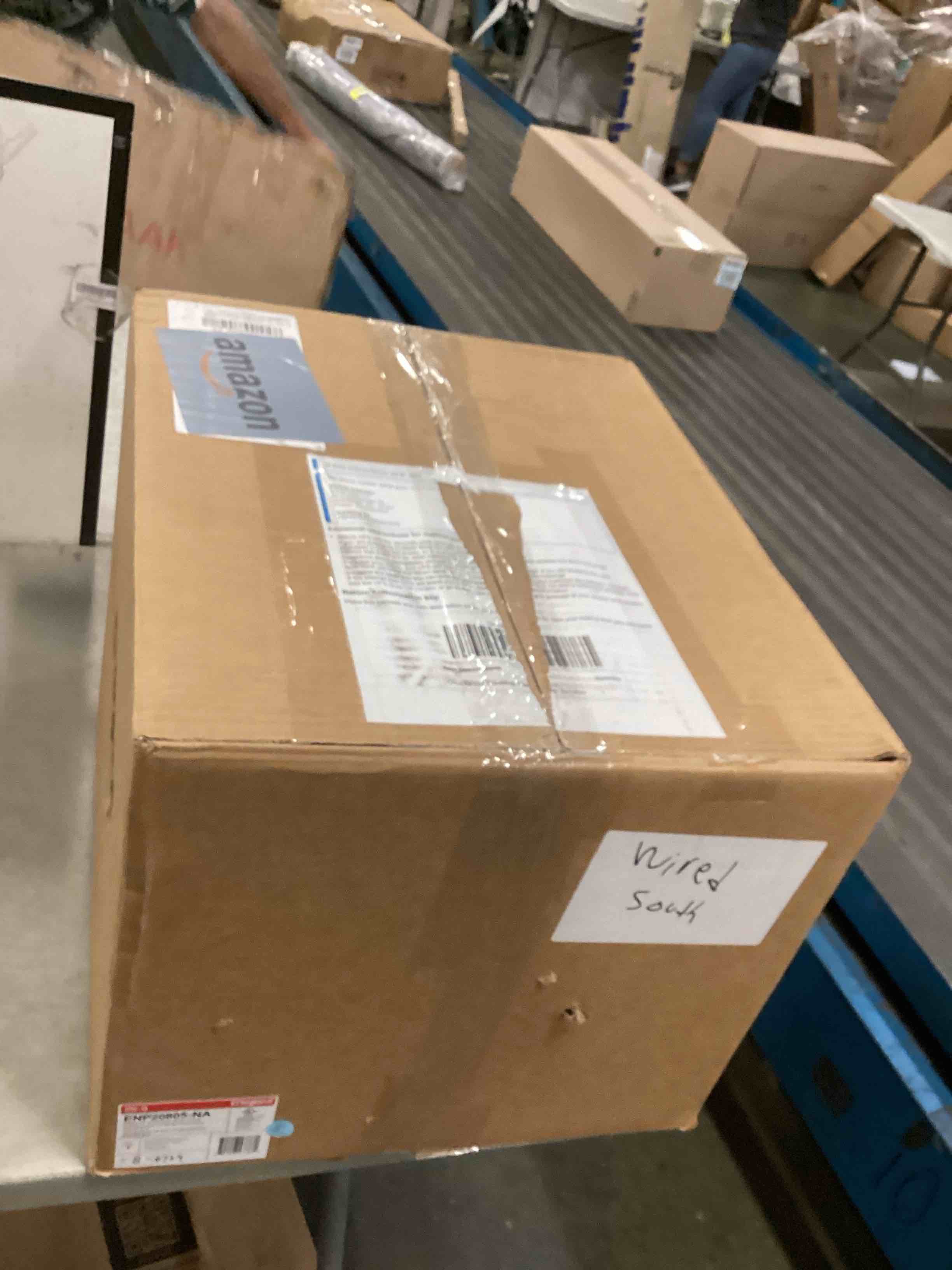 https://s3.amazonaws.com/lotting-images-prod/bidfta/BLU6719984_1722918572549.jpeg