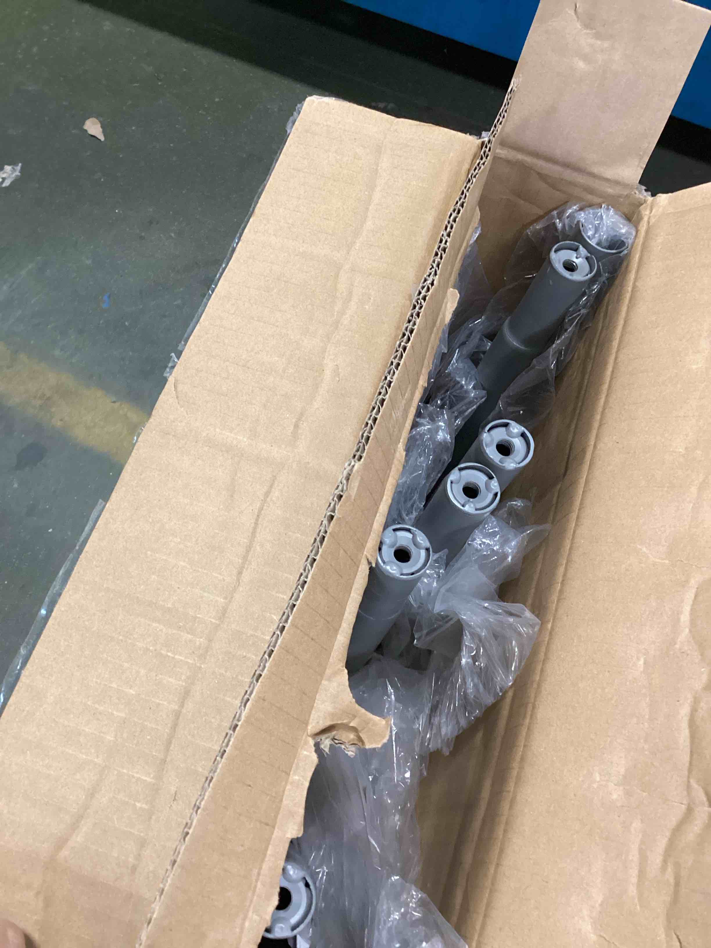 https://s3.amazonaws.com/lotting-images-prod/bidfta/BLU6720064_1723470693705.jpeg