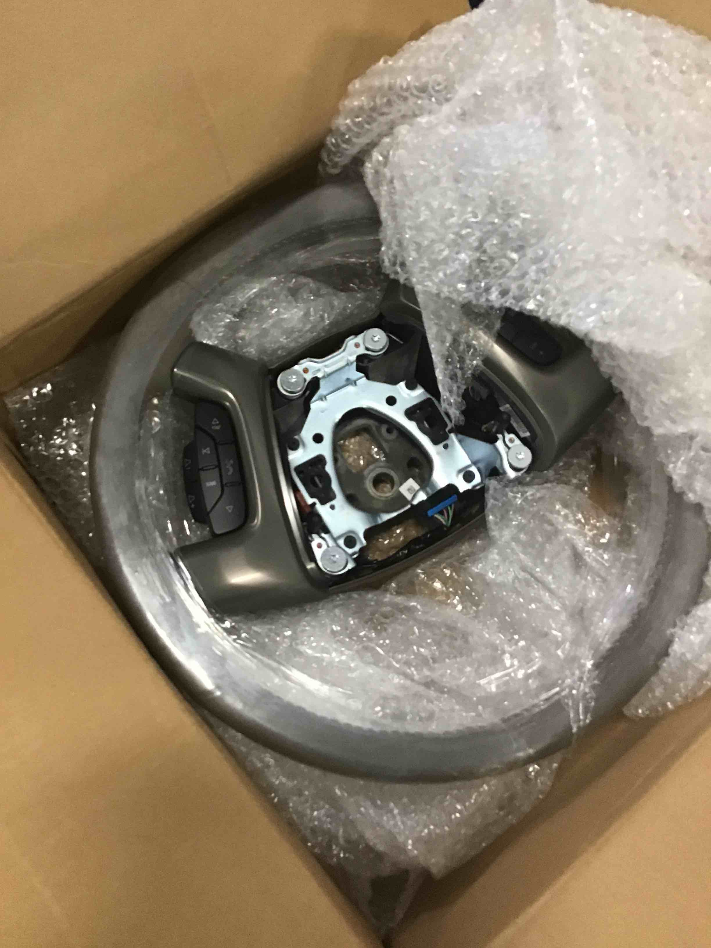 https://s3.amazonaws.com/lotting-images-prod/bidfta/BLU6720614_1722006801878.jpeg