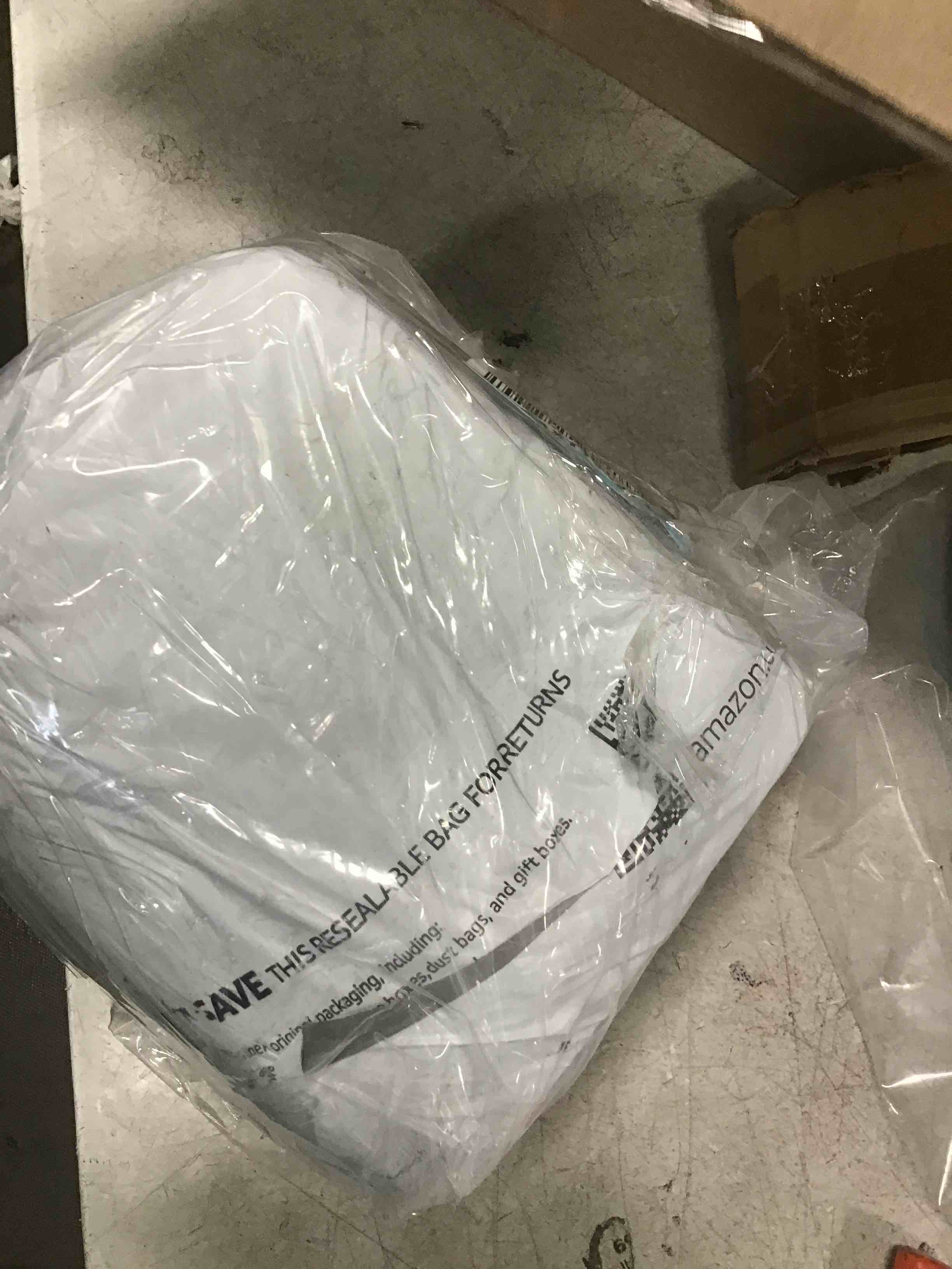 https://s3.amazonaws.com/lotting-images-prod/bidfta/BLU6721016_1722261130618.jpeg