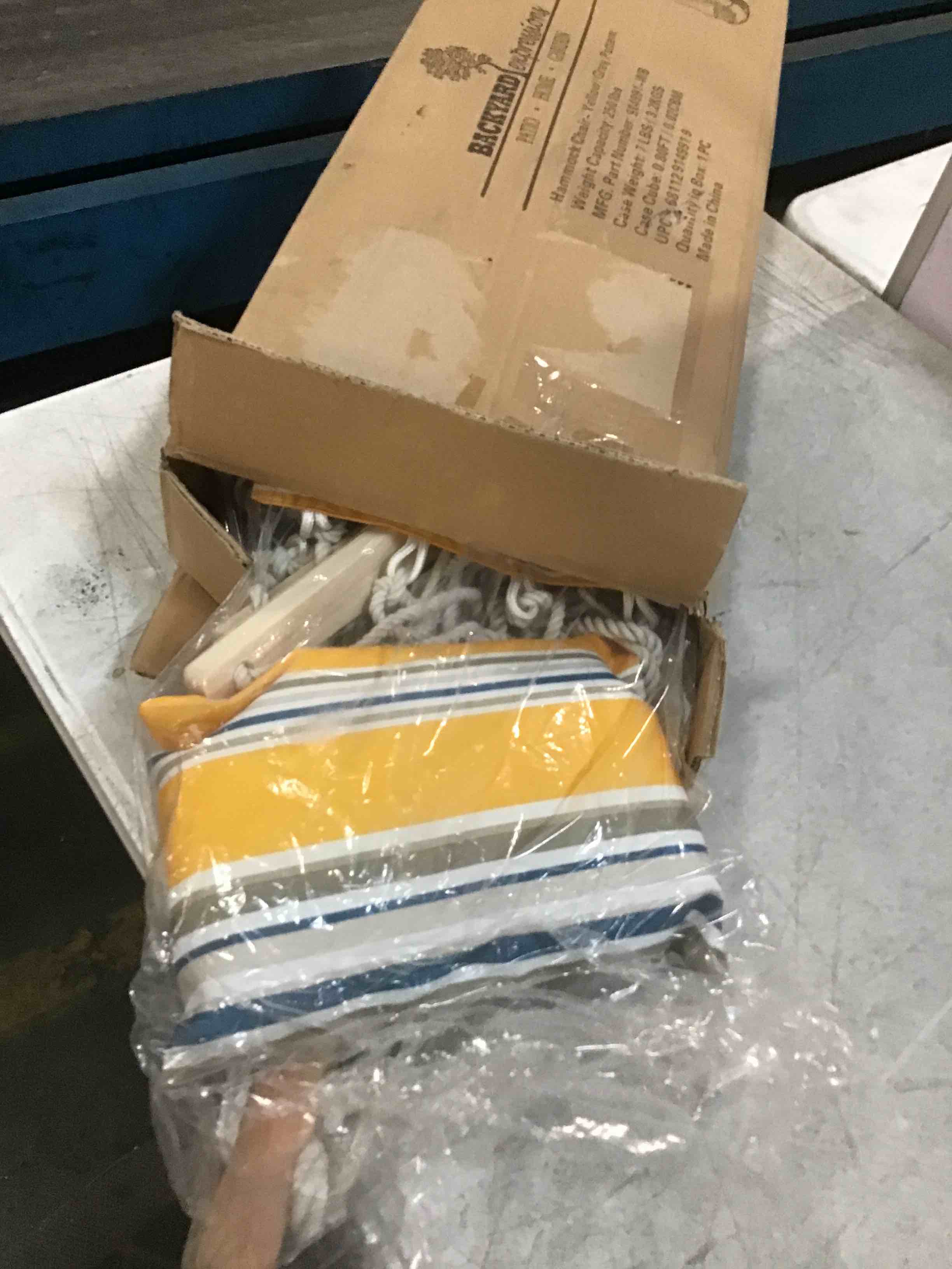 https://s3.amazonaws.com/lotting-images-prod/bidfta/BLU6721196_1722341507859.jpeg