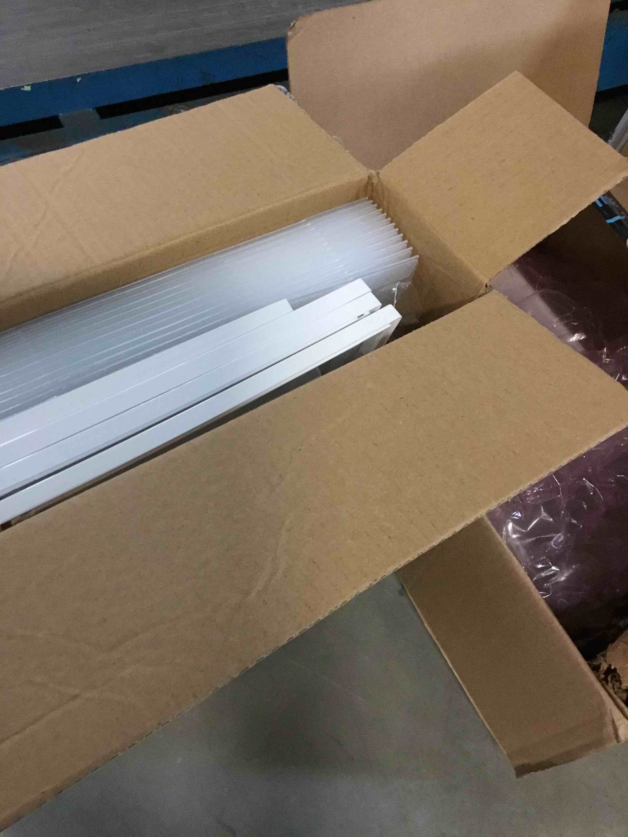 https://s3.amazonaws.com/lotting-images-prod/bidfta/BLU6721820_1722519676382.jpeg