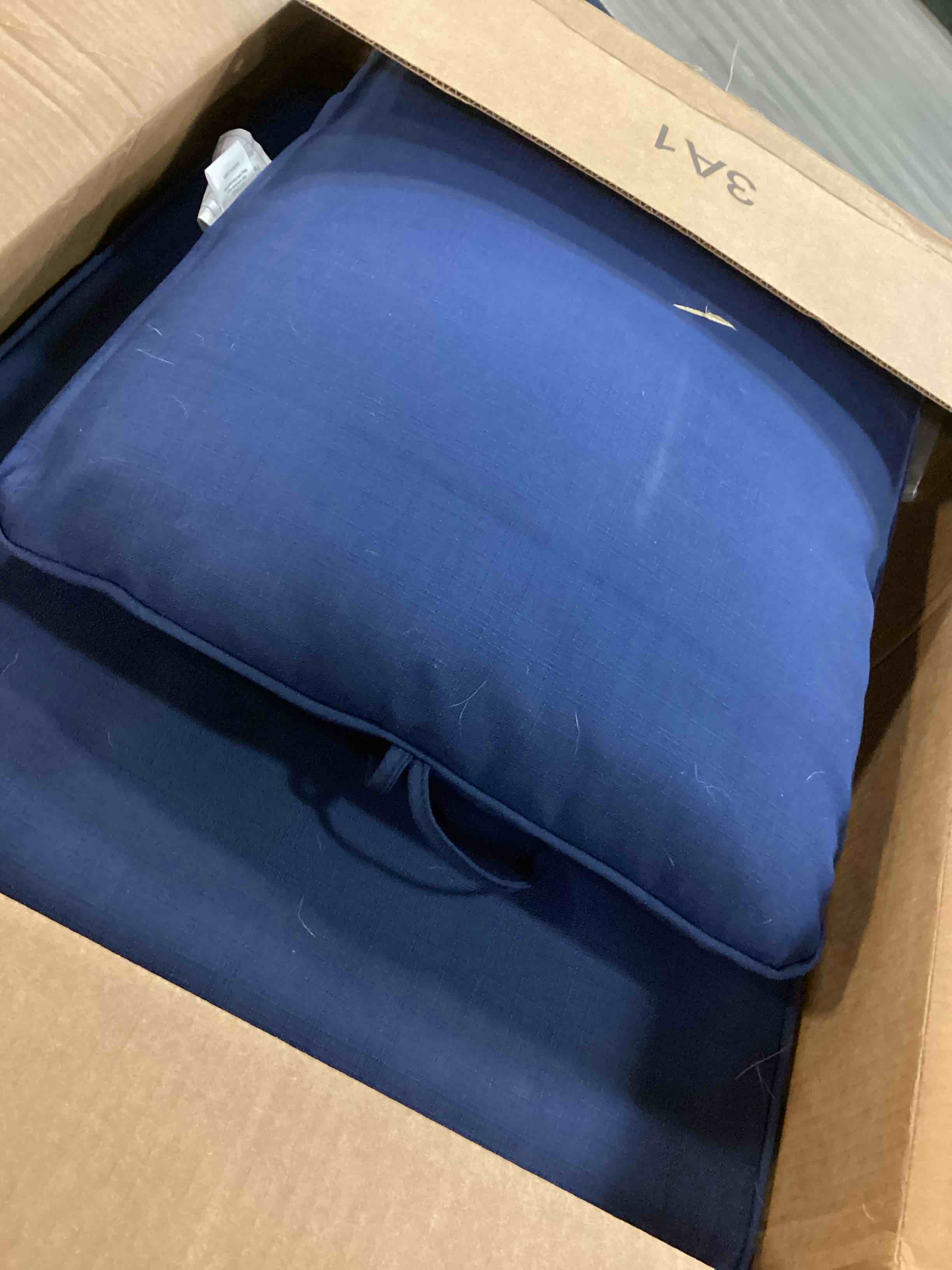 https://s3.amazonaws.com/lotting-images-prod/bidfta/BLU6722202_1722341655997.jpeg